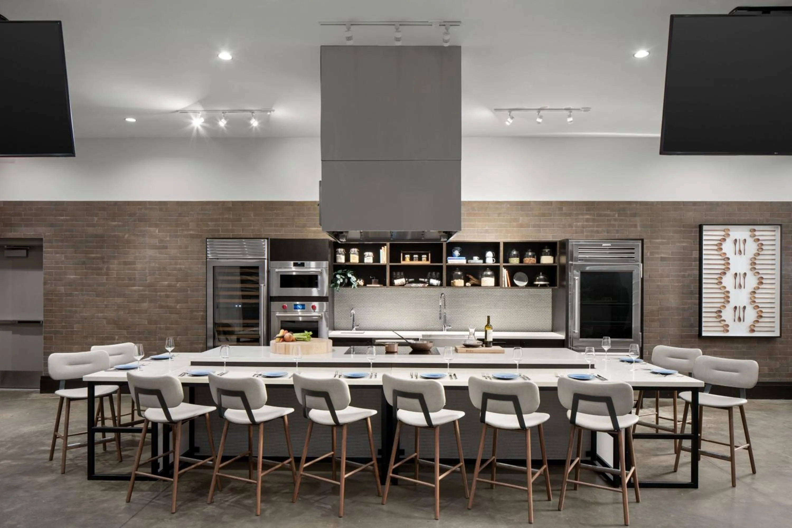 Meeting/conference room in Luminary Hotel & Co., Autograph Collection