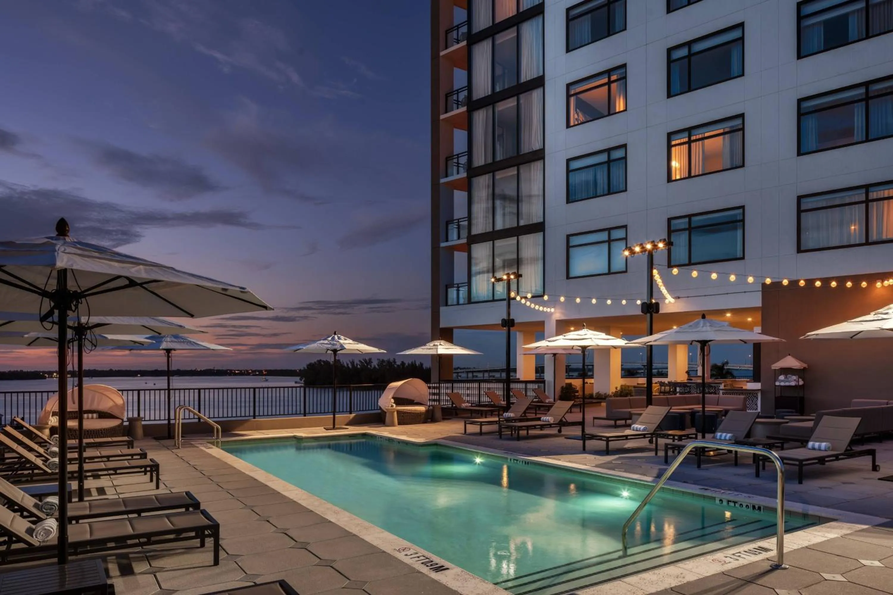 Swimming pool in Luminary Hotel & Co., Autograph Collection