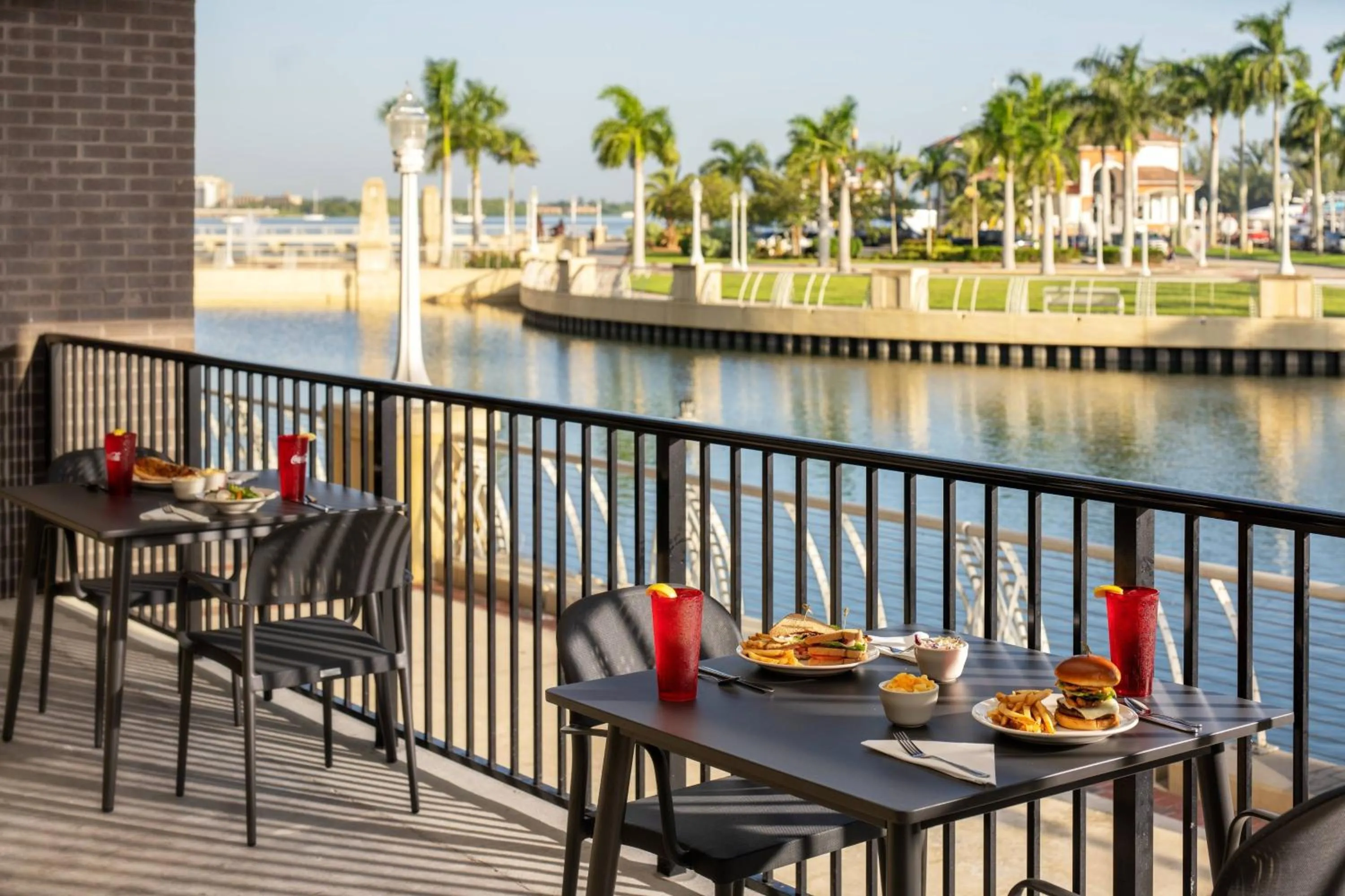 Restaurant/places to eat in Luminary Hotel & Co., Autograph Collection