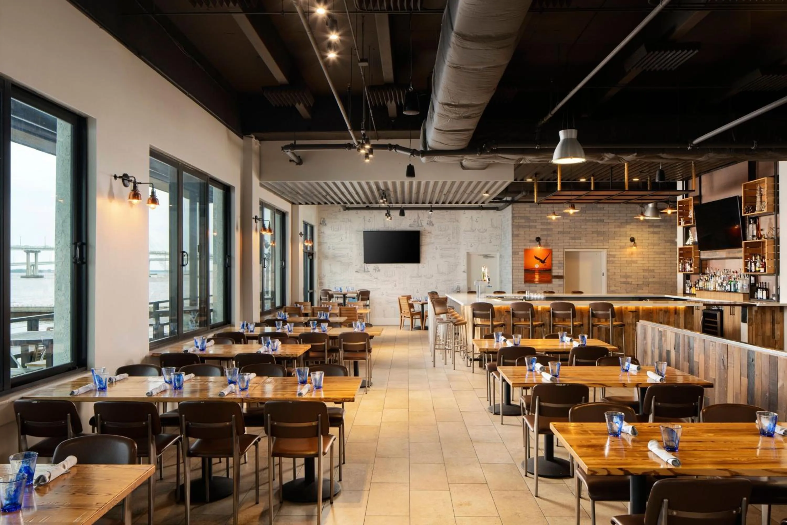 Lounge or bar in Luminary Hotel & Co., Autograph Collection