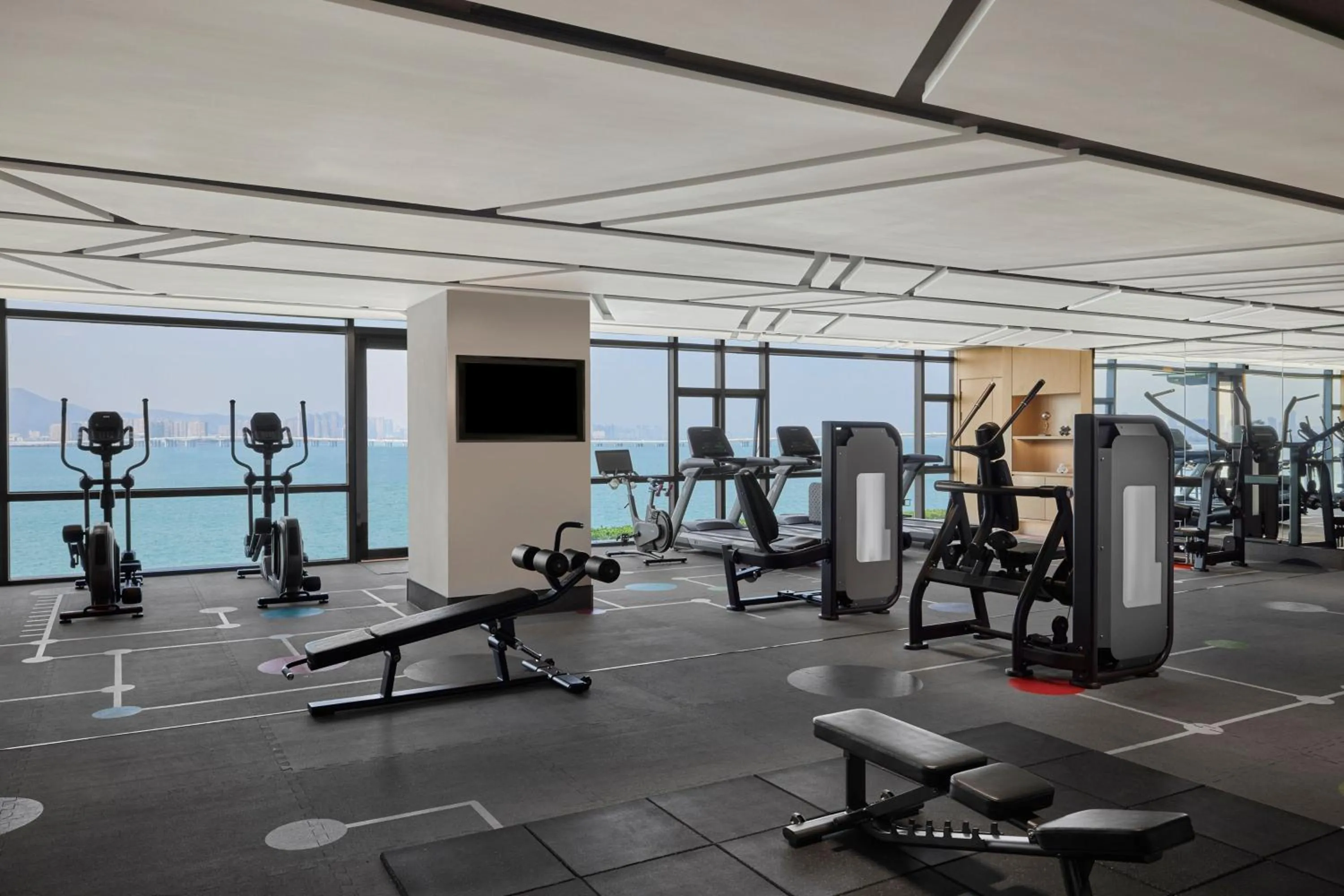Fitness centre/facilities in Courtyard by Marriott Xiamen