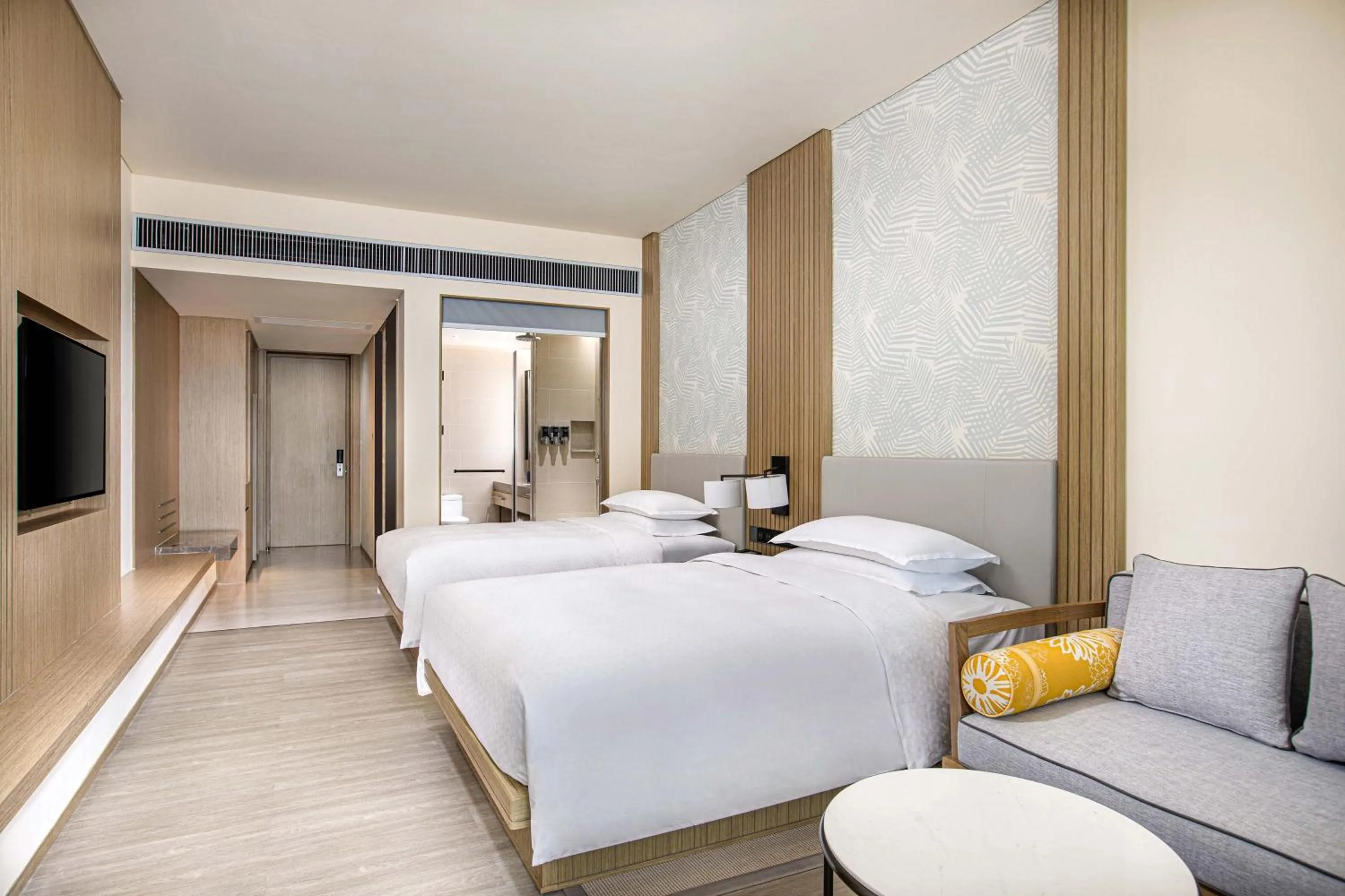 Photo of the whole room, Bed in Four Points by Sheraton Wuchuan, Loong Bay