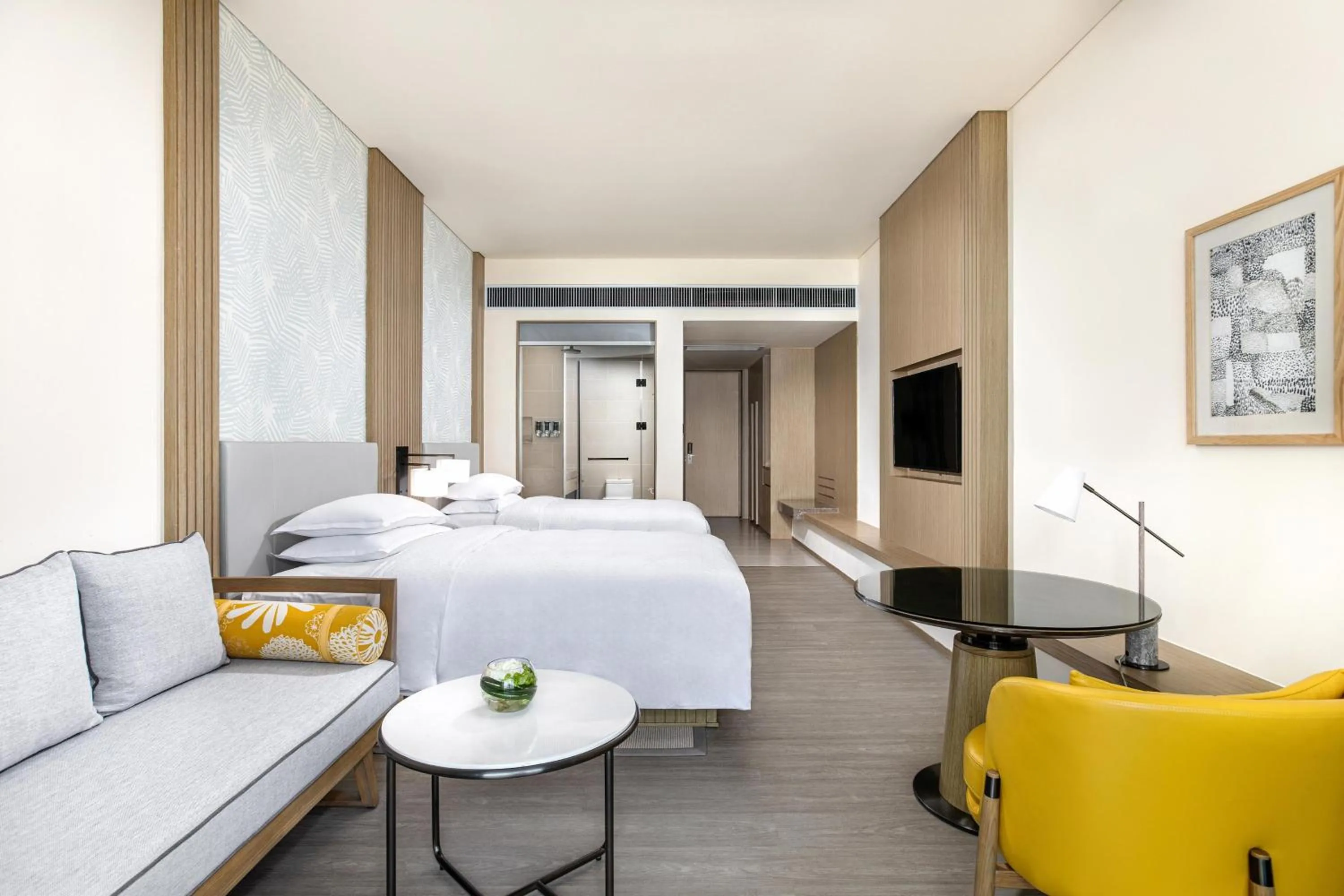 Photo of the whole room, Bed in Four Points by Sheraton Wuchuan, Loong Bay