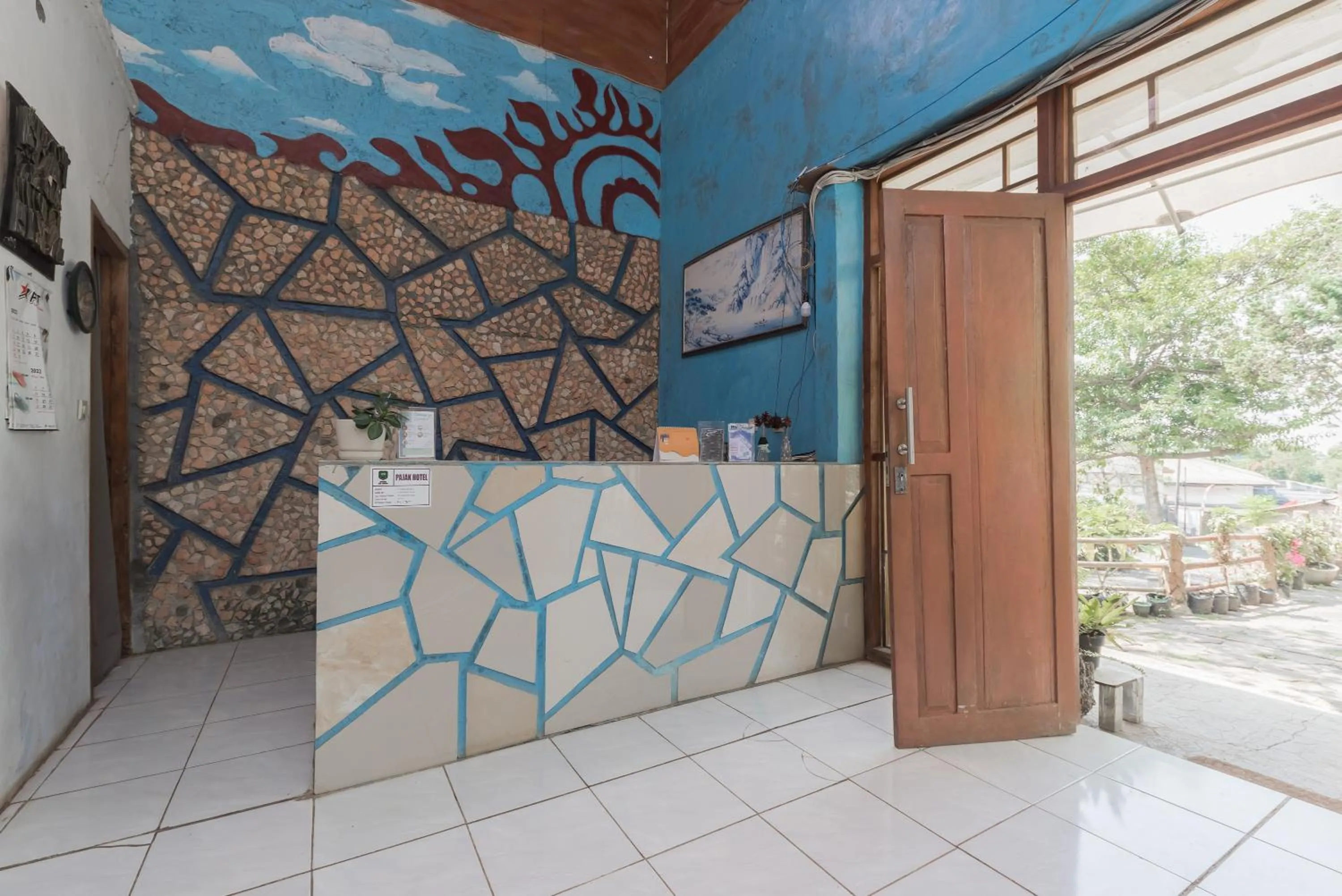 Lobby or reception in Urbanview Hotel D'Pineapple Villa Ciater by RedDoorz