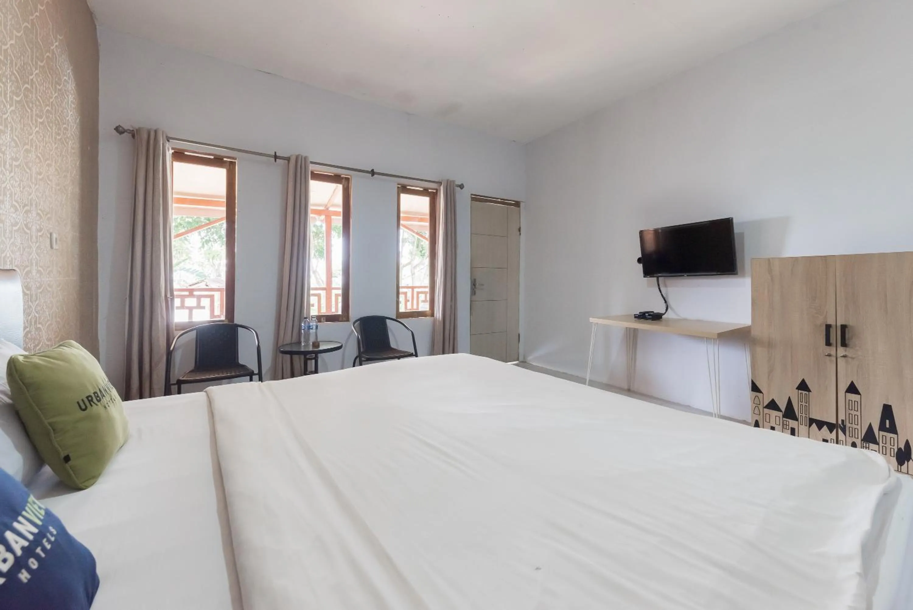 Bedroom, Bed in Urbanview Hotel D'Pineapple Villa Ciater by RedDoorz