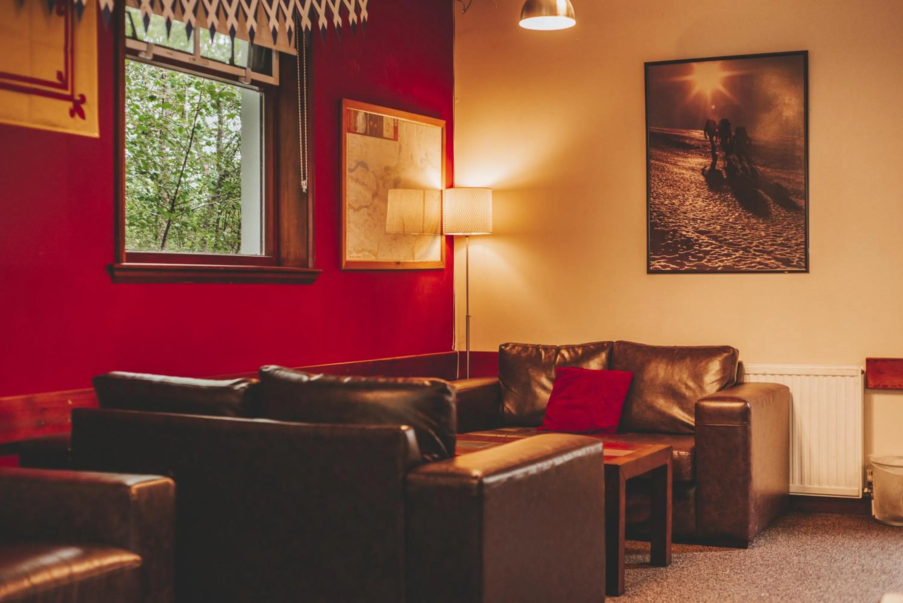 Communal lounge/ TV room in Crianlarich Youth Hostel
