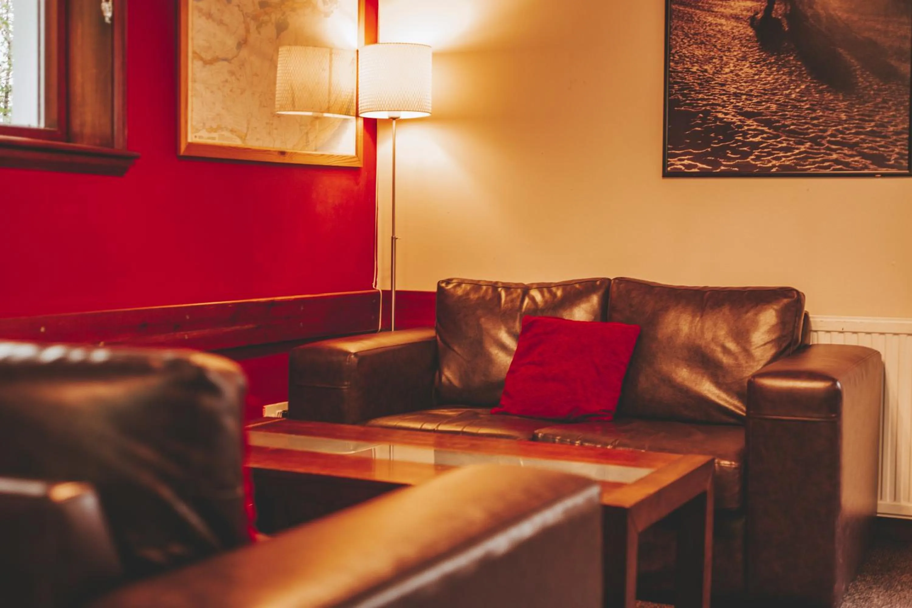 Communal lounge/ TV room in Crianlarich Youth Hostel