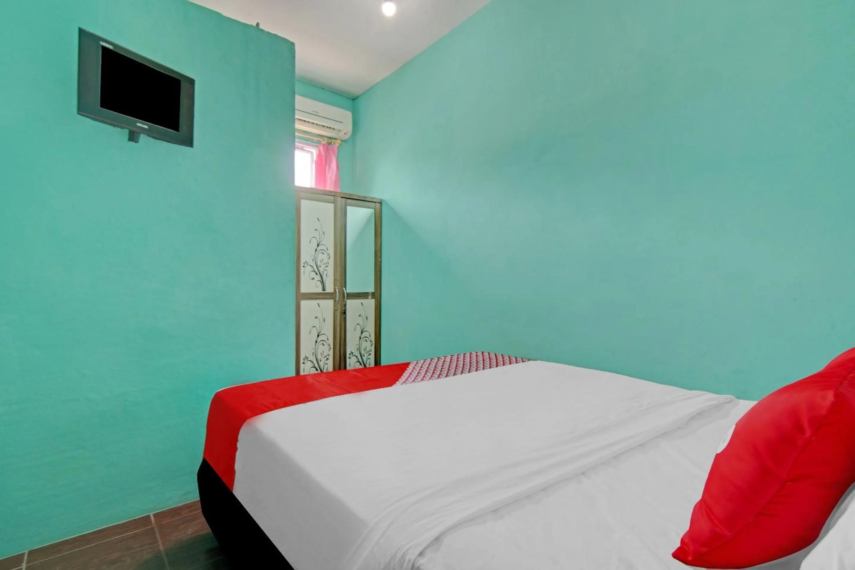 Bedroom, Bed in Hotel O Homestay 22 Syariah