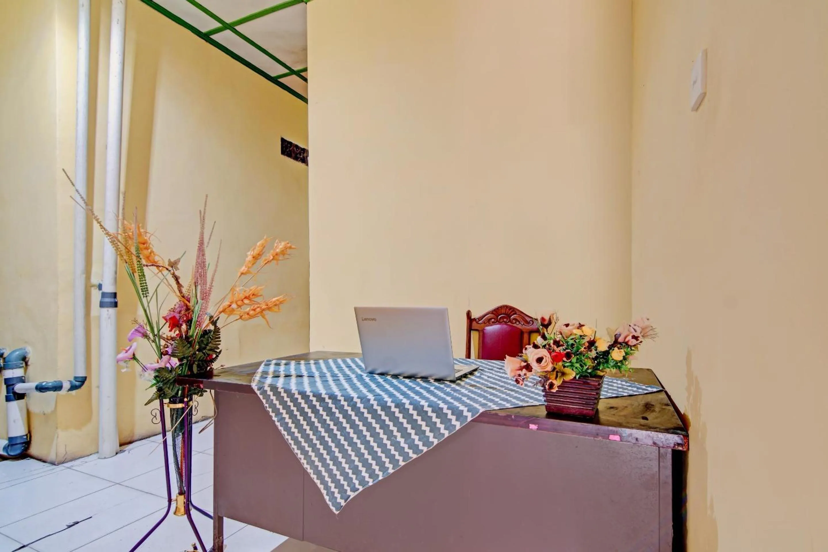 Lobby or reception in Hotel O Homestay 22 Syariah