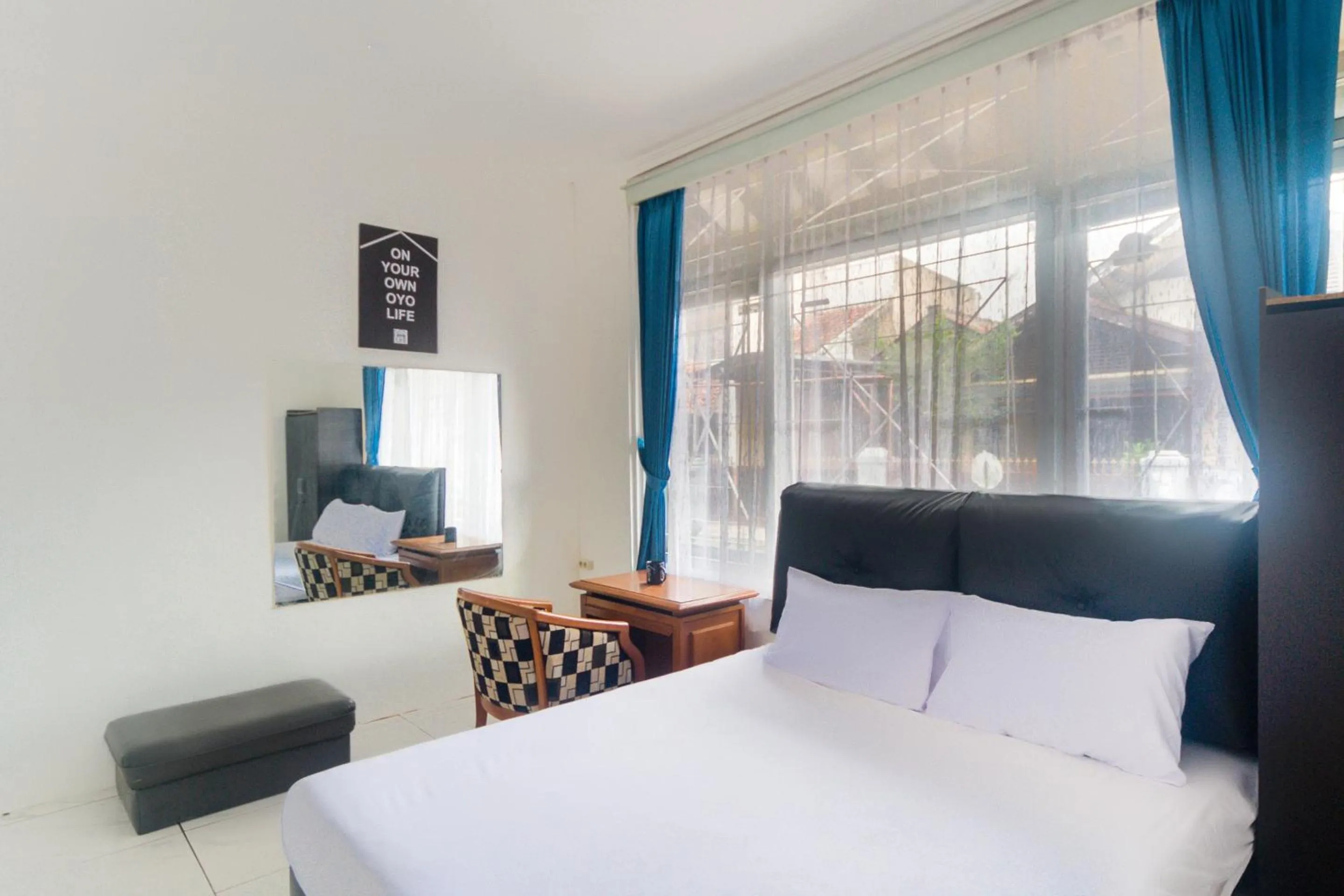 Bedroom, Bed in OYO Life 3055 Rumah Enin