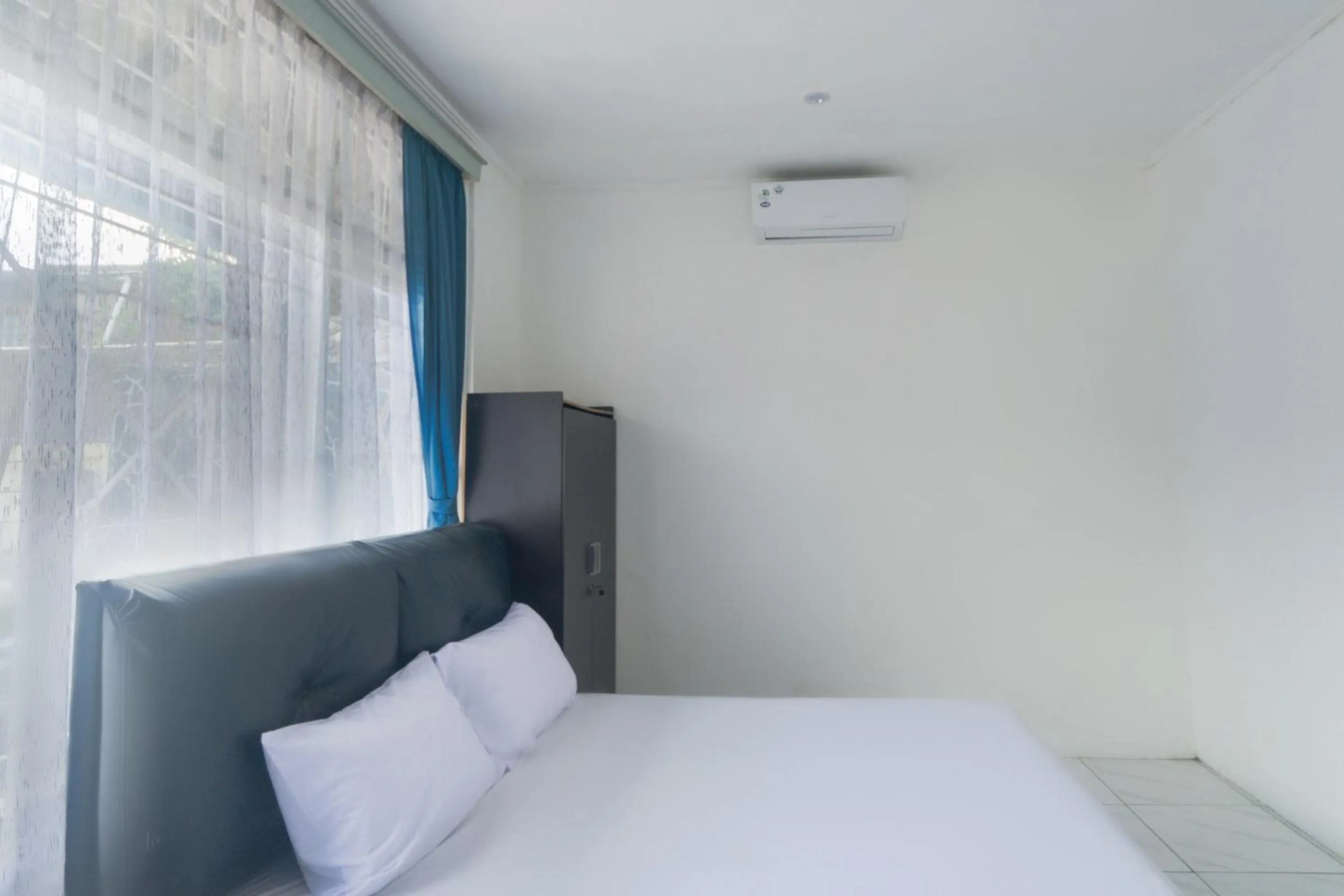 Bedroom, Bed in OYO Life 3055 Rumah Enin