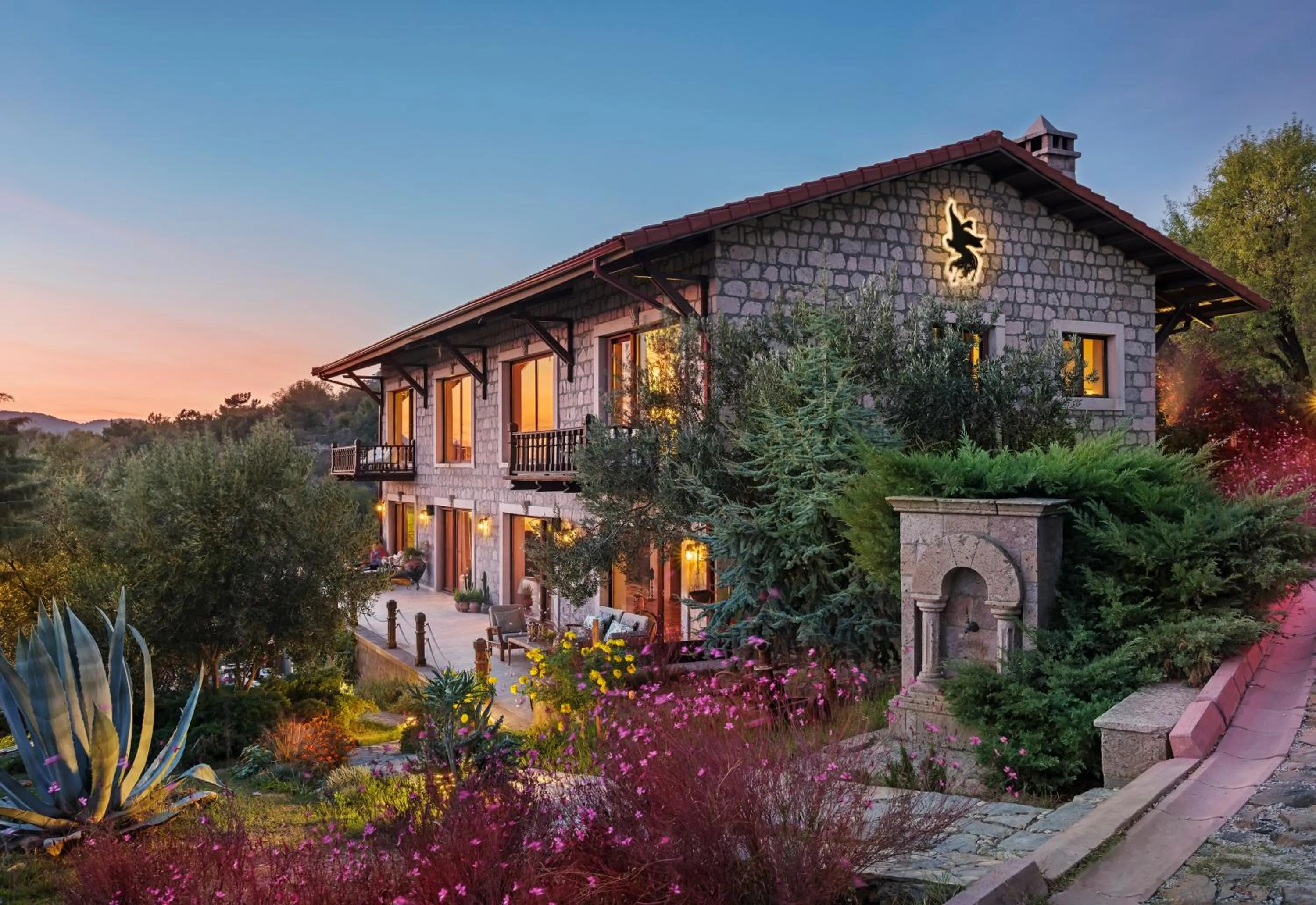 Property building in Simurg Inn