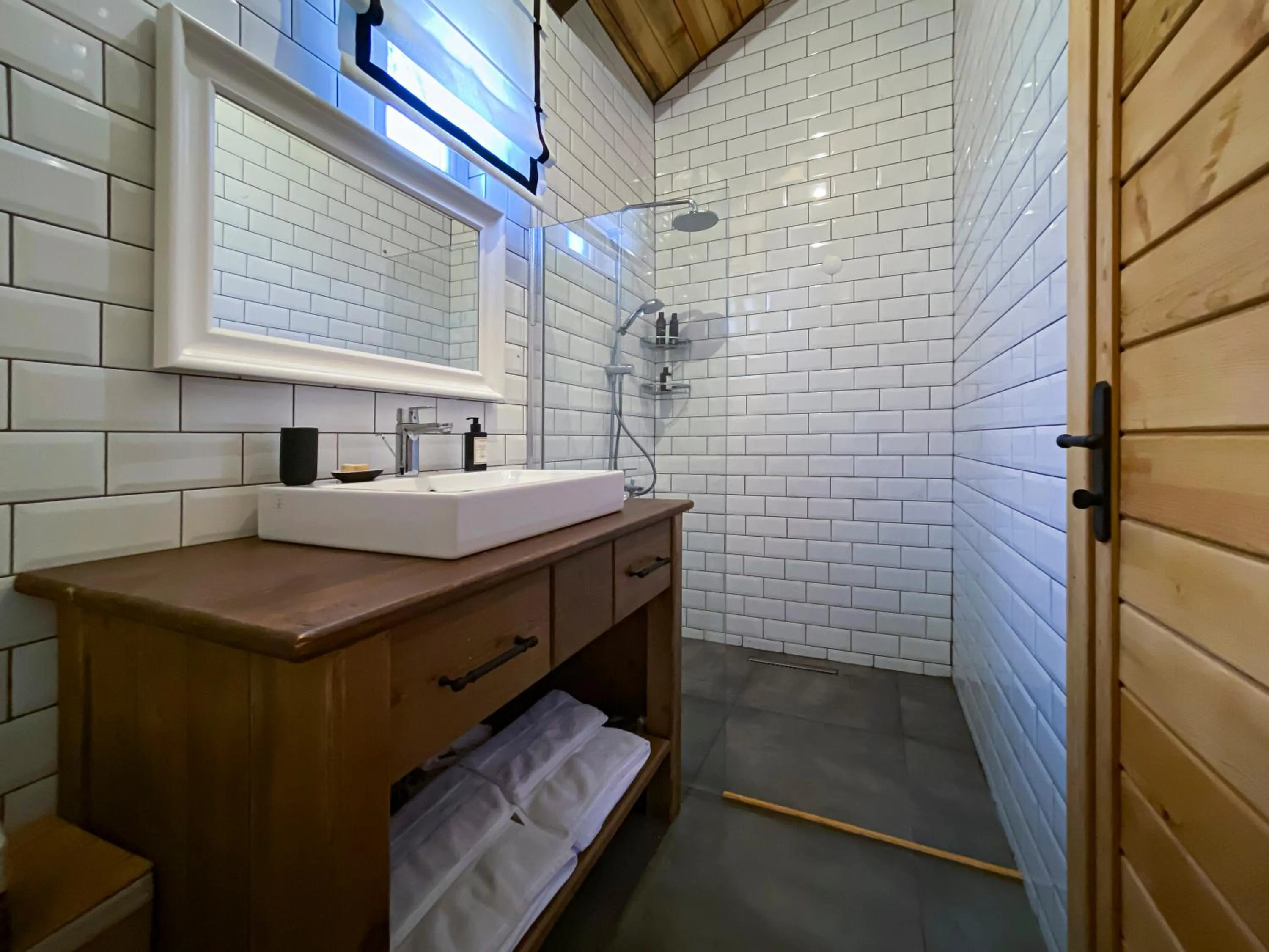 Bathroom in Simurg Inn