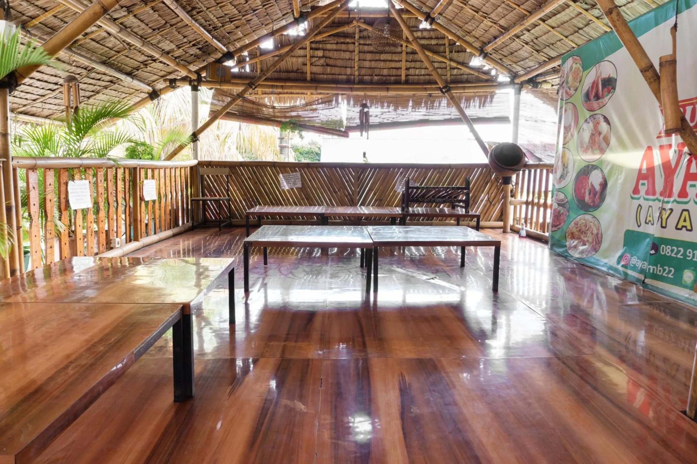 Restaurant/places to eat in Hotel O Semarapura Homestay