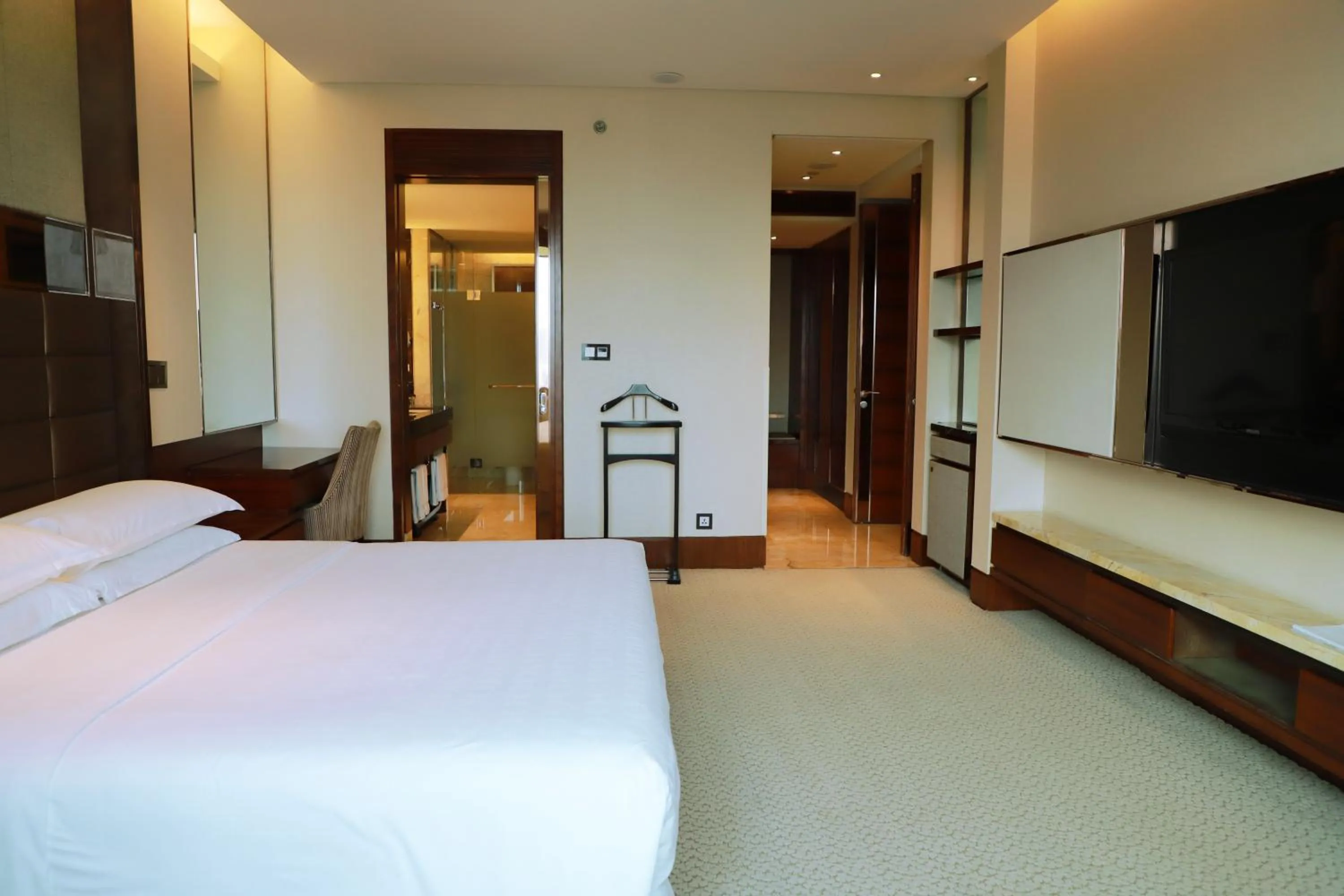 Bedroom, Bed in Sheraton Hefei Xinzhan Hotel