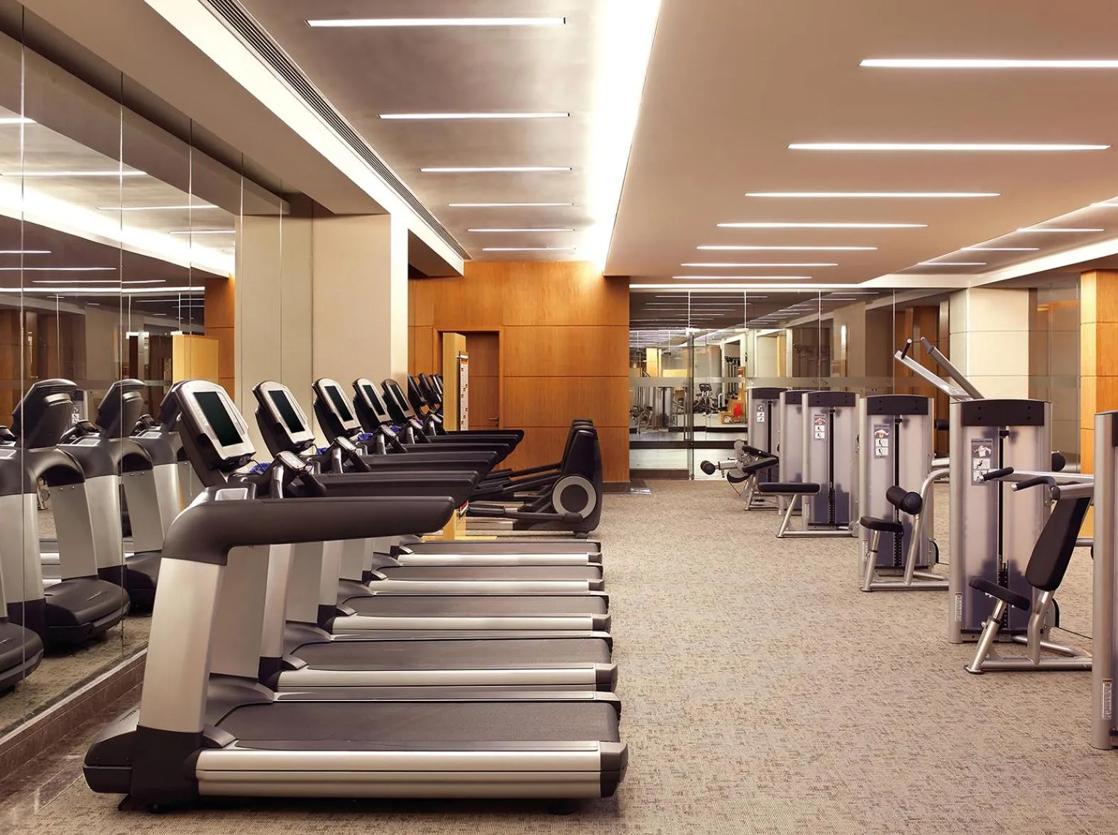 Swimming pool in Sheraton Hefei Xinzhan Hotel