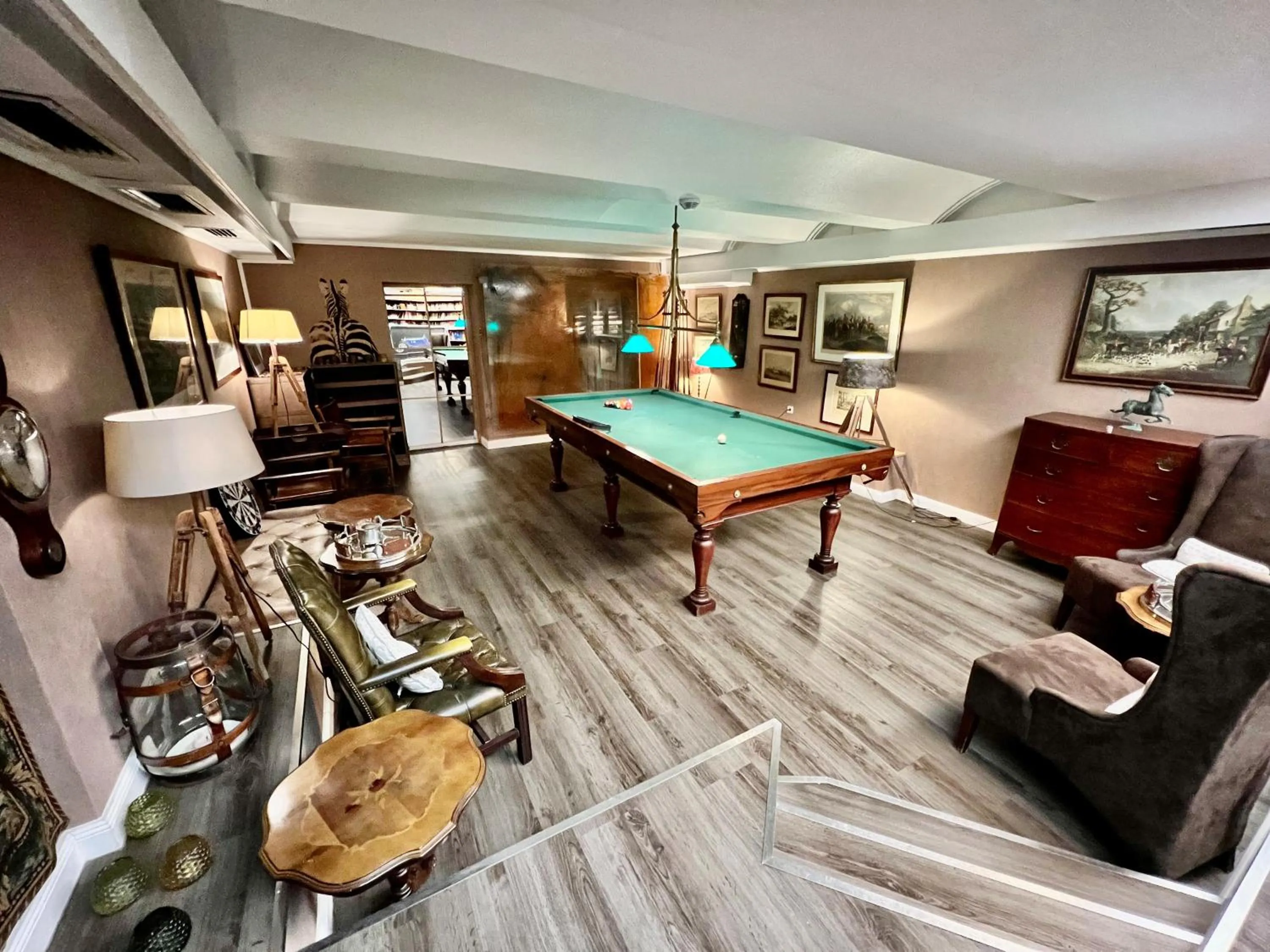 Billiard in Hotel Ashley's Garden