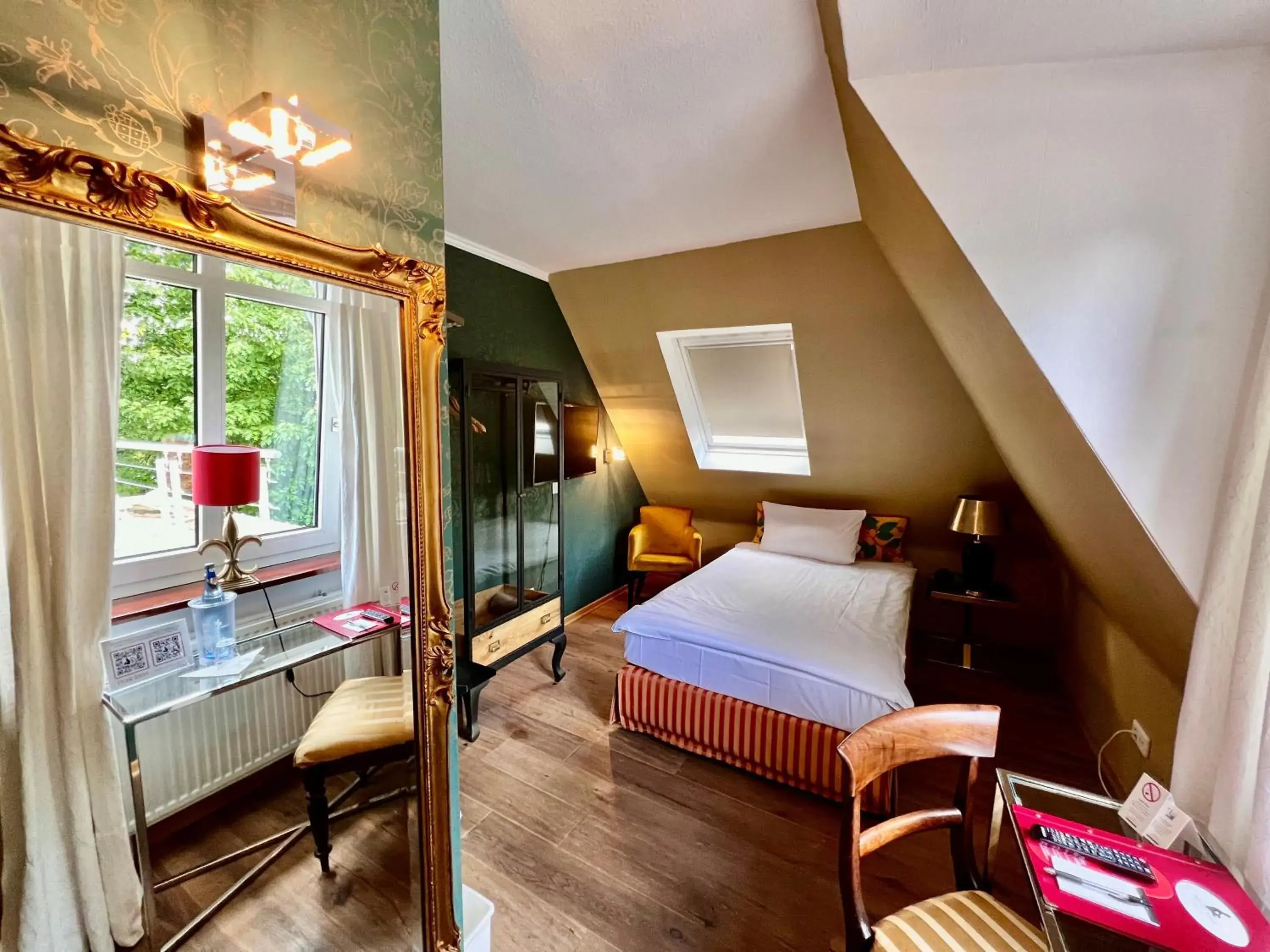 Single Room in Hotel Ashley's Garden Single Room in Hotel Ashley's Garden