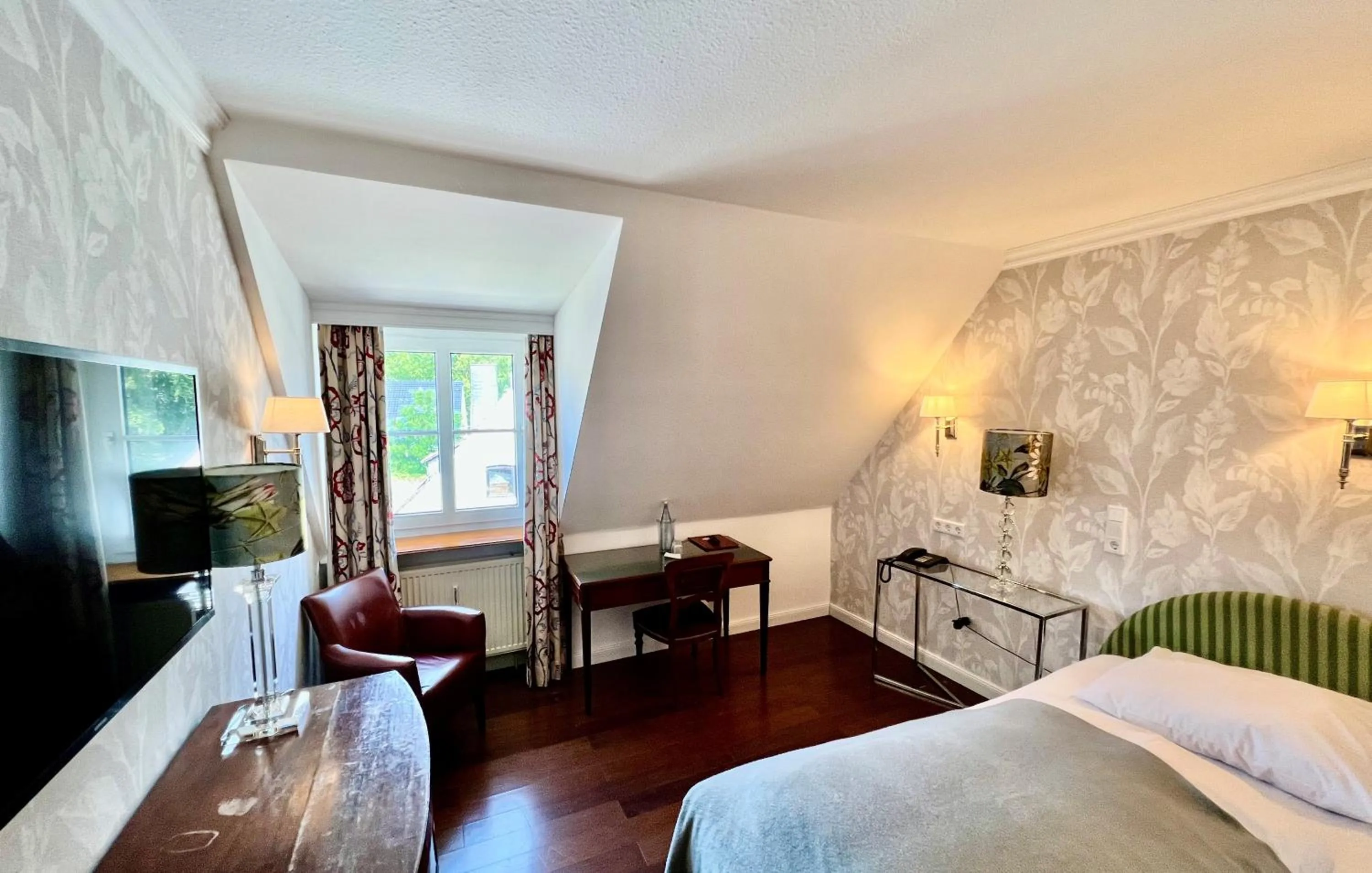 Photo of the whole room, Bed in Hotel Ashley's Garden