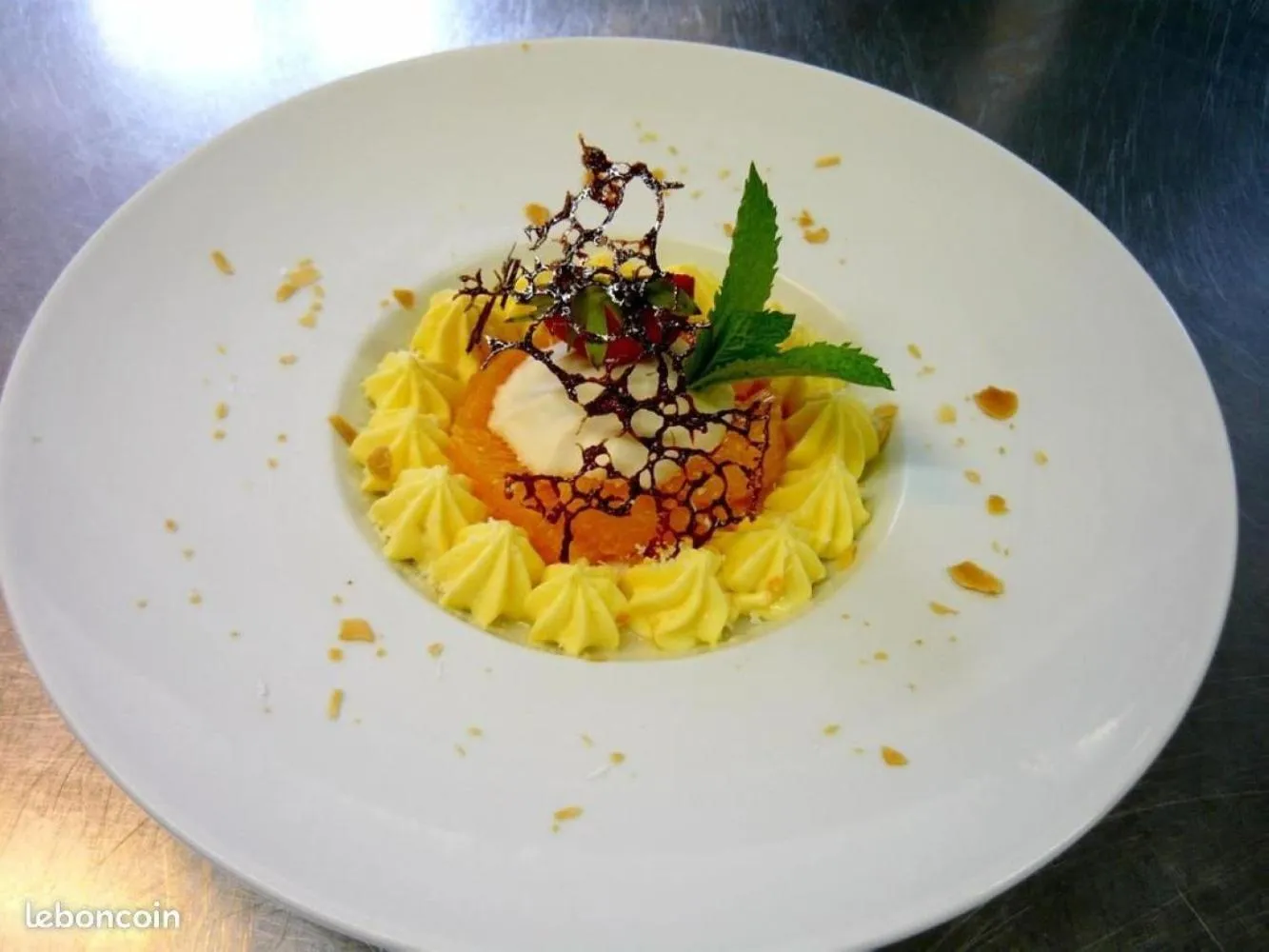 Restaurant/places to eat in Logis Hôtel Le Pélican & son restaurant