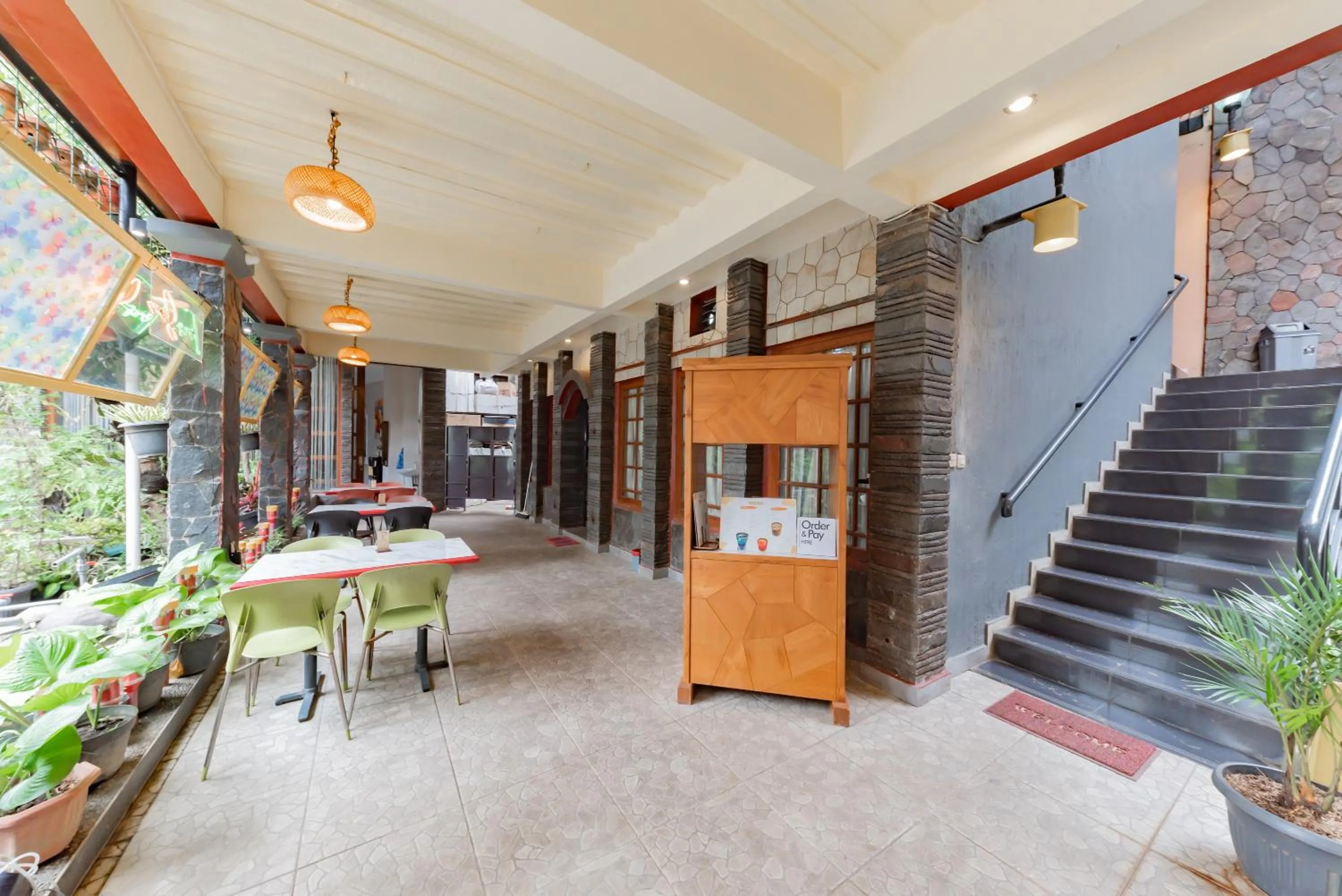 Property building in Urbanview Hotel Villa Surya Bandung