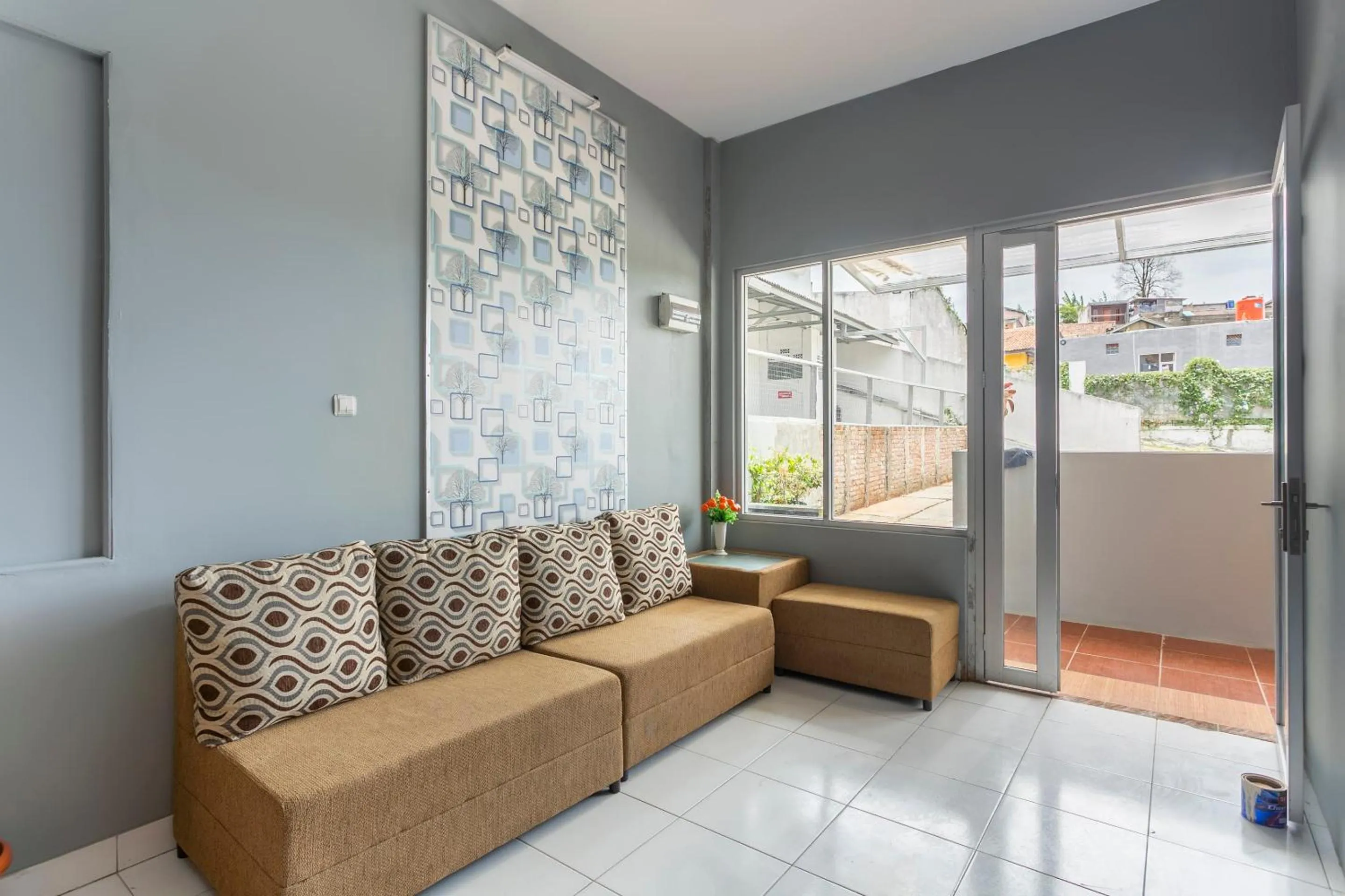 Lobby or reception in Collection O 3130 D'Valley View