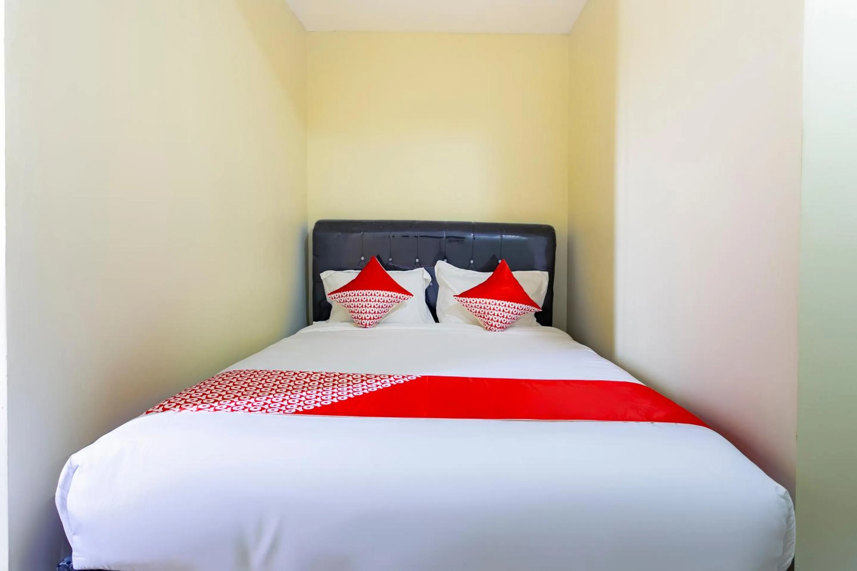 Bedroom, Bed in Collection O 3130 D'Valley View