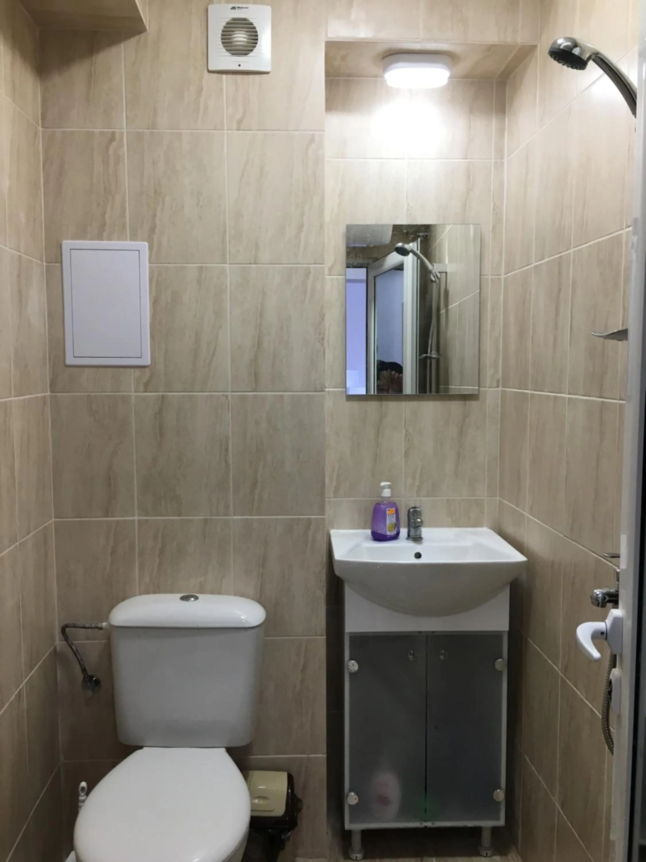 Shower in Samuil Apartments - Central Burgas