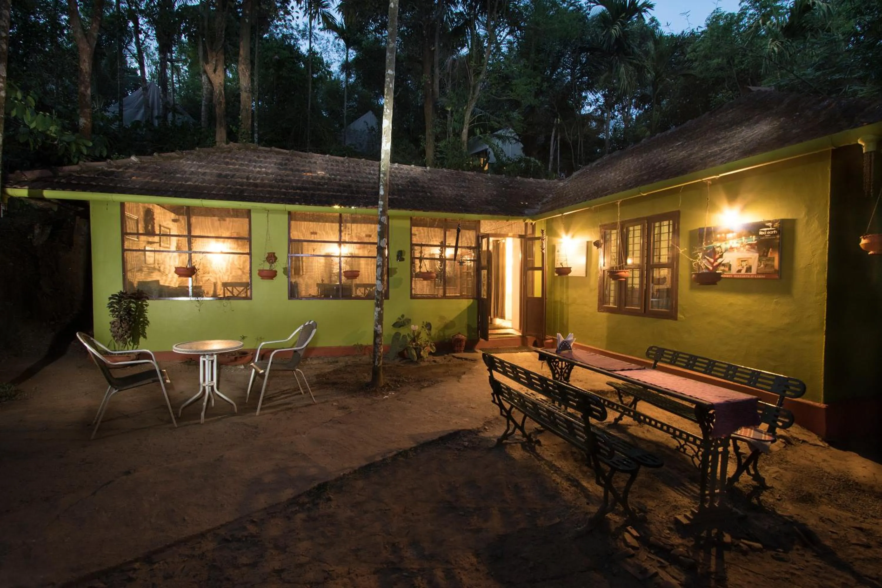 Restaurant/places to eat in Grassroots Wayanad, Valley-view Tents