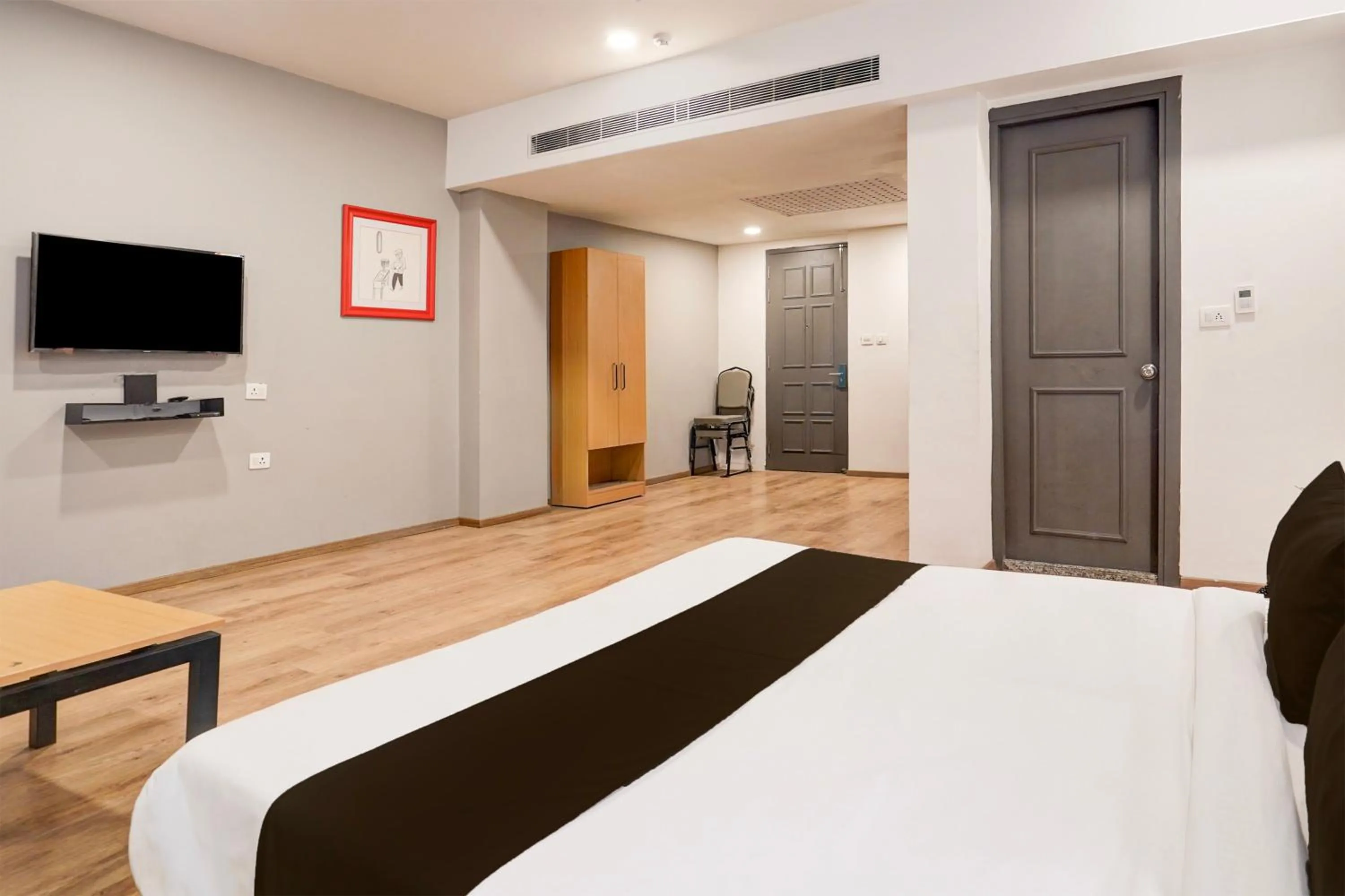 Bedroom, Bed in Super Townhouse Gomti Nagar Matiyari