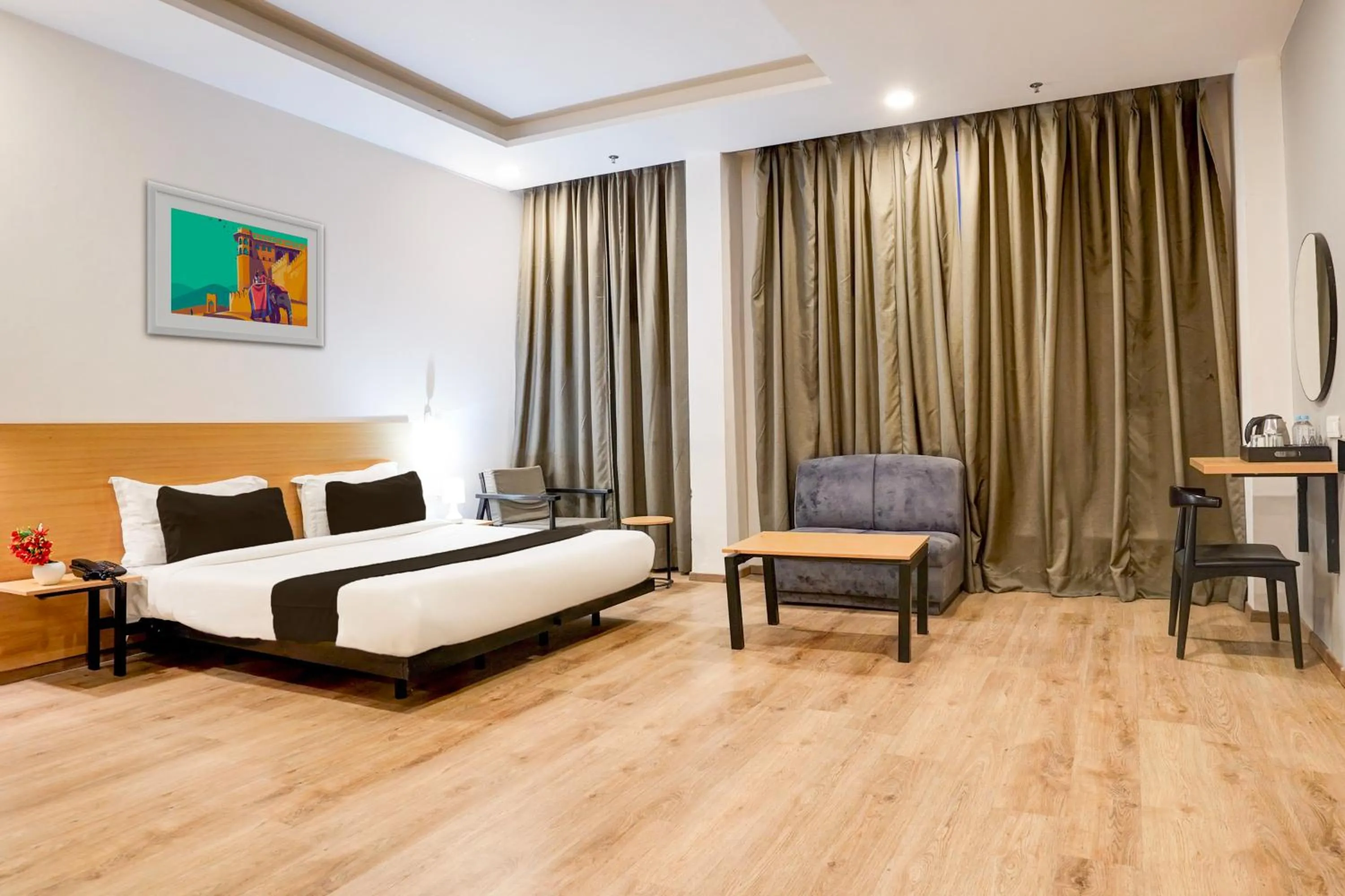 Bedroom, Bed in Super Townhouse Gomti Nagar Matiyari
