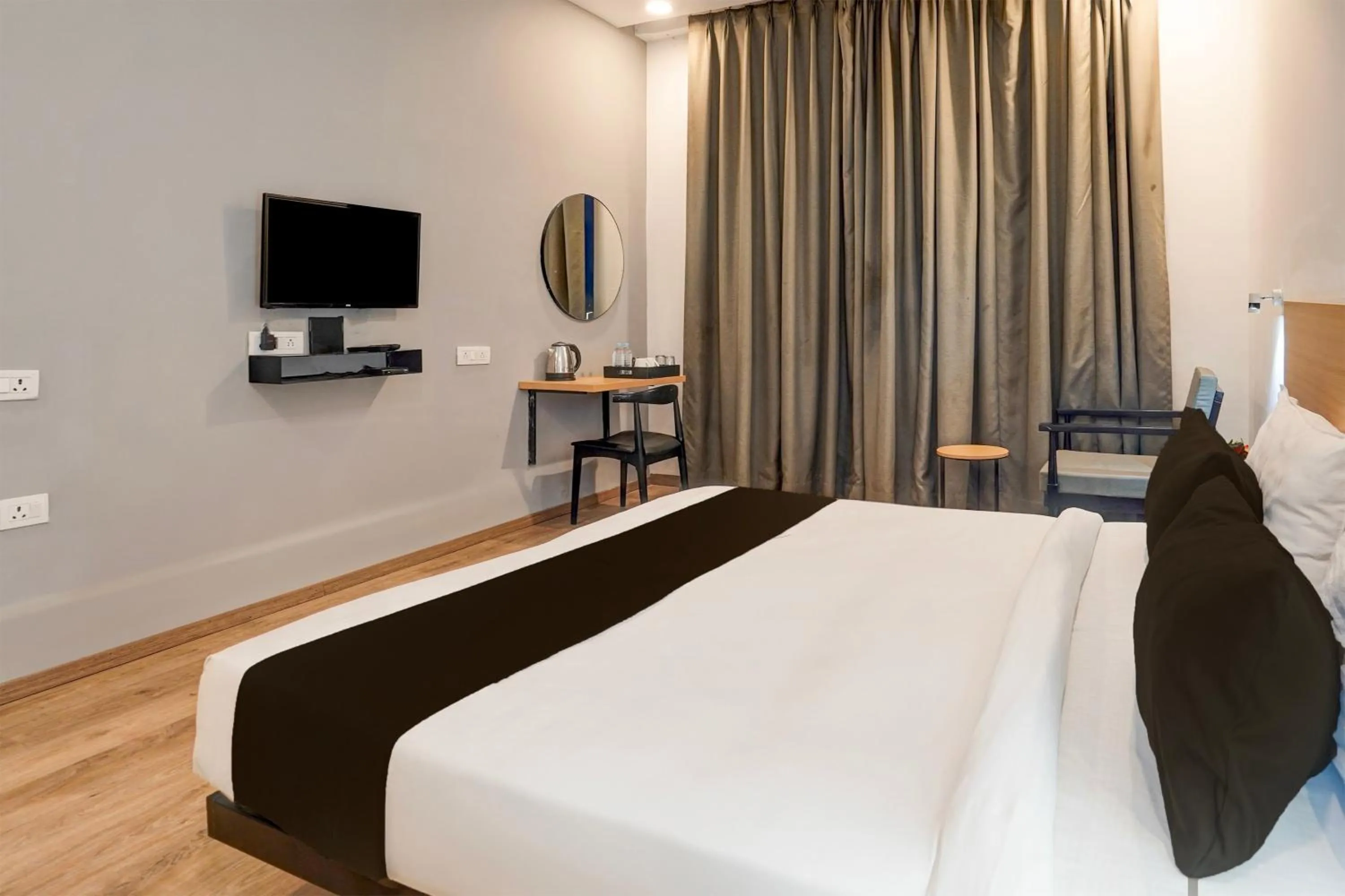 Classic Triple Room - single occupancy in Super Townhouse Gomti Nagar Matiyari