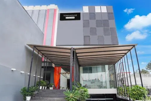 Super Townhouse Gomti Nagar Matiyari