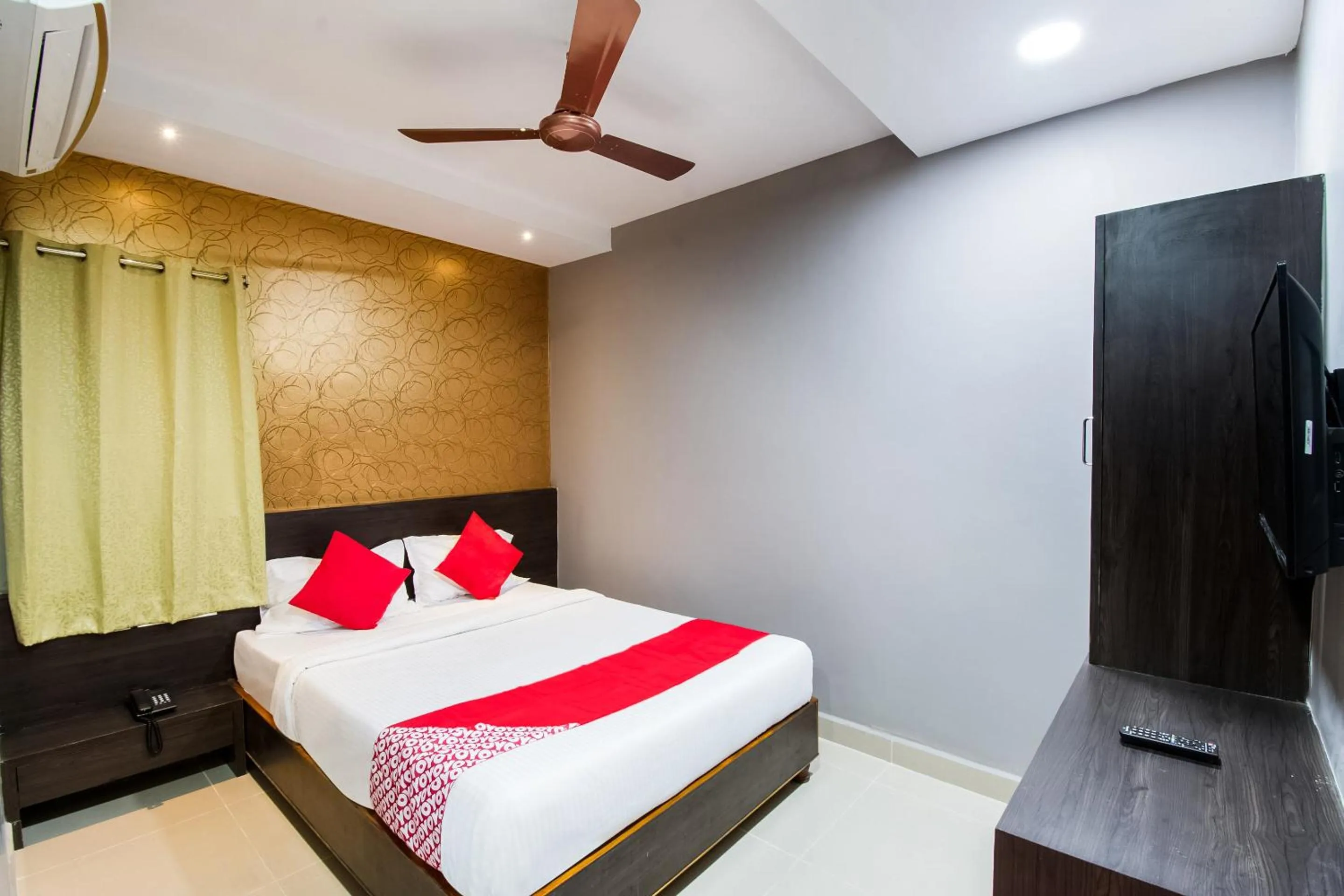 Bedroom, Bed in Hotel O CJ Inn