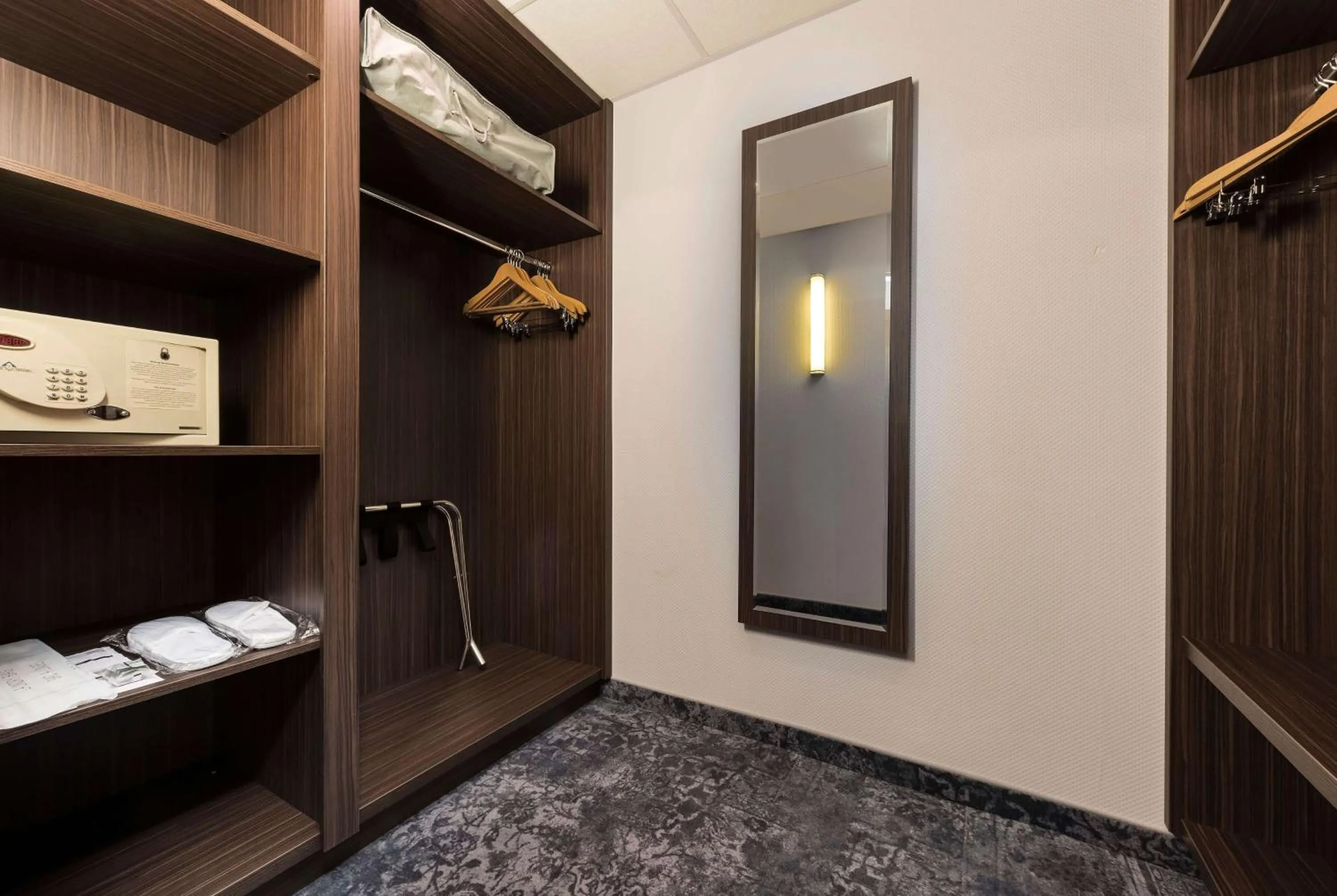 Photo of the whole room in Wyndham Köln