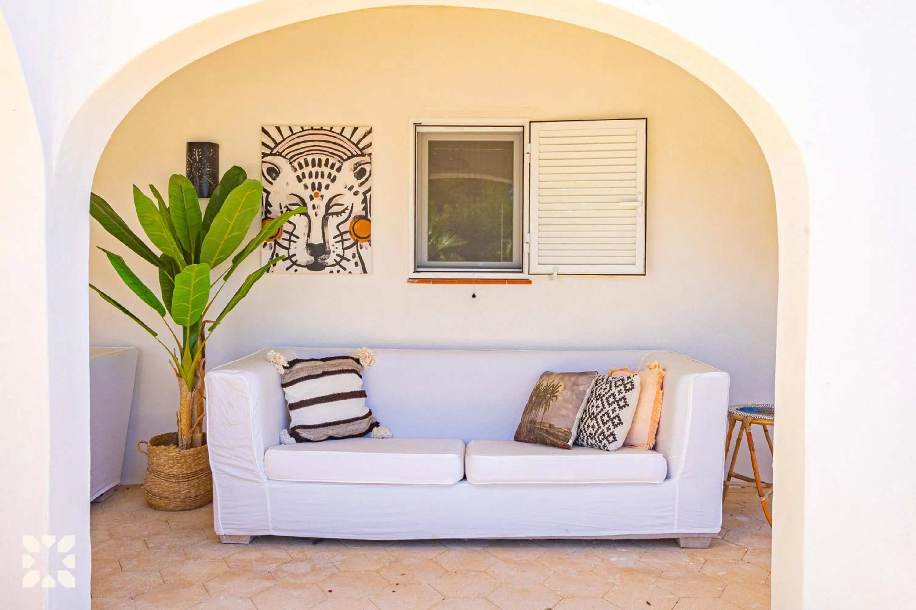 Living room in Villa Malawi by Abahana Villas