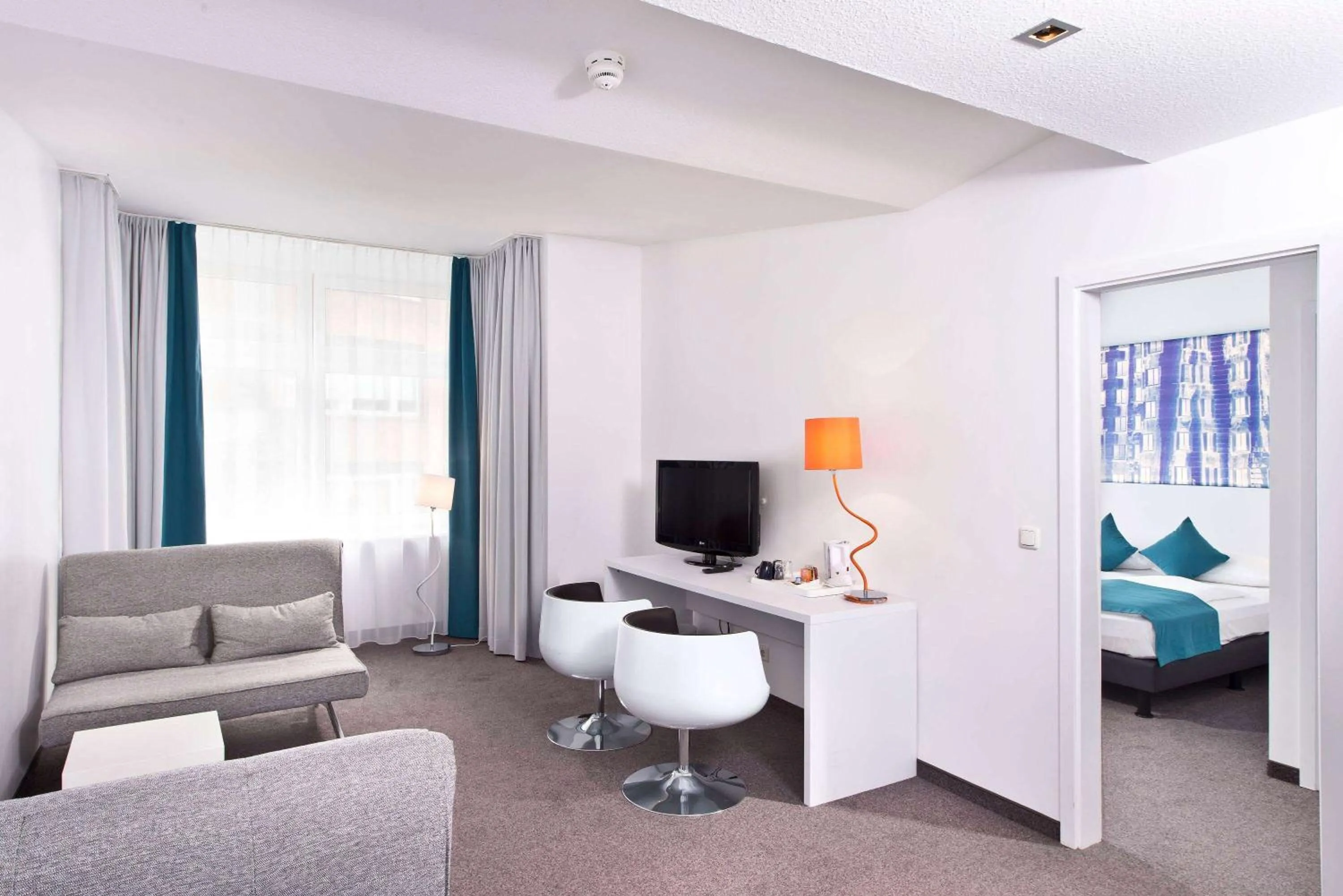 Photo of the whole room in Wyndham Garden Duesseldorf City Centre Koenigsallee