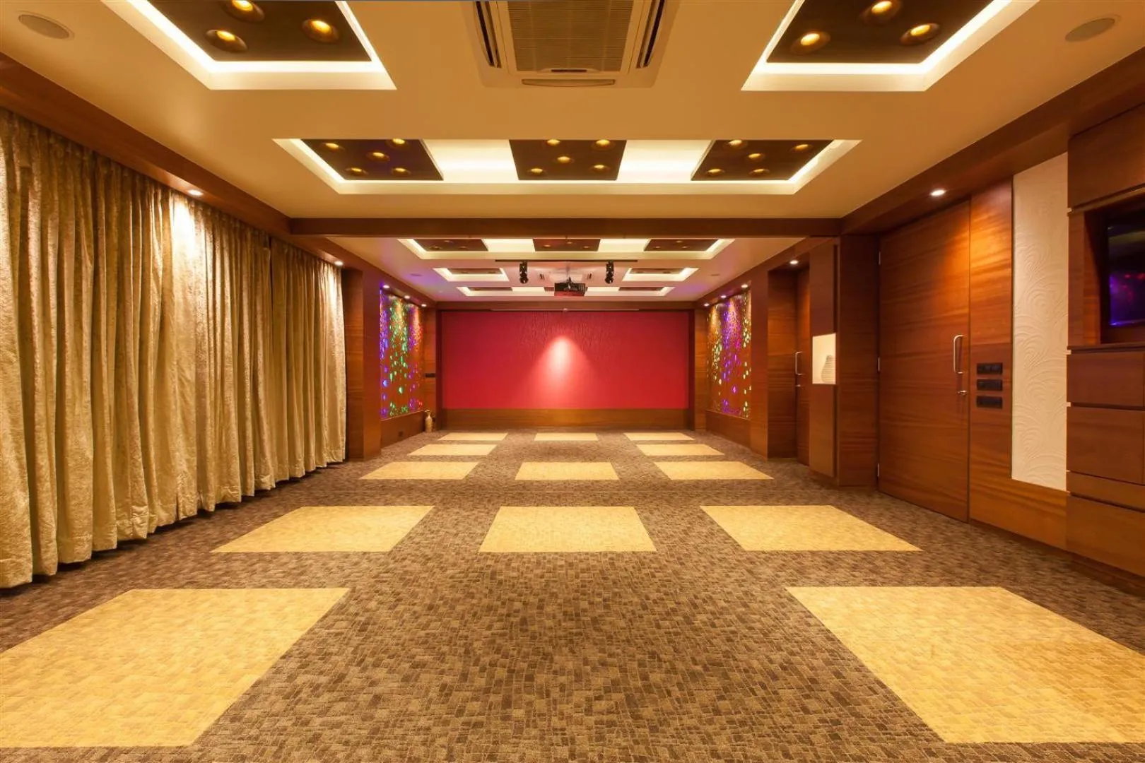 Banquet/Function facilities in Hotel Cosmopolitan