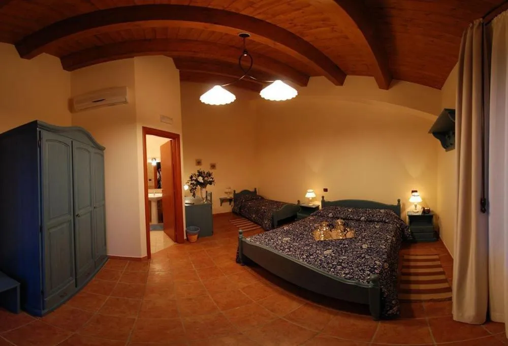 Photo of the whole room, Bed in Turismo Rurale Al Benefizio