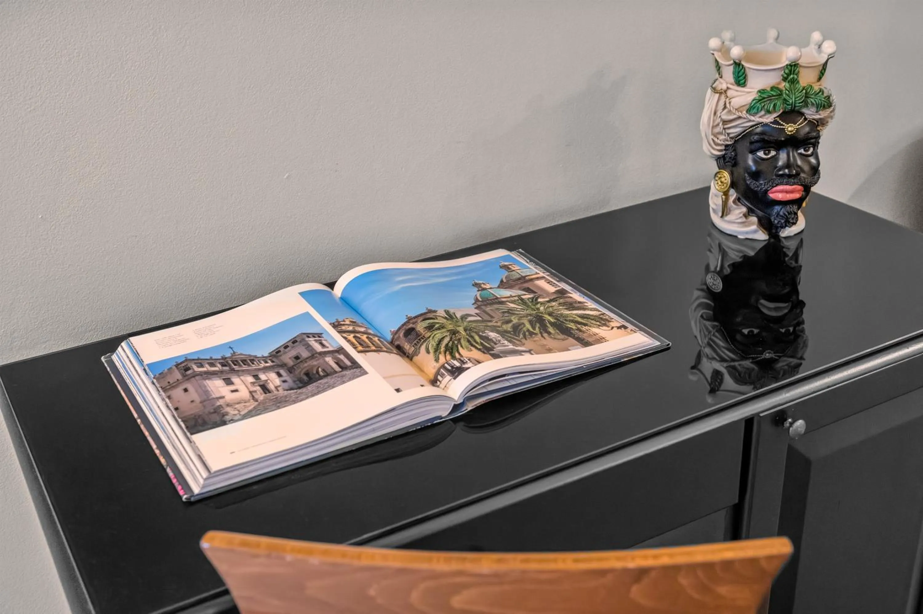 Decorative detail in Terra Dei Limoni