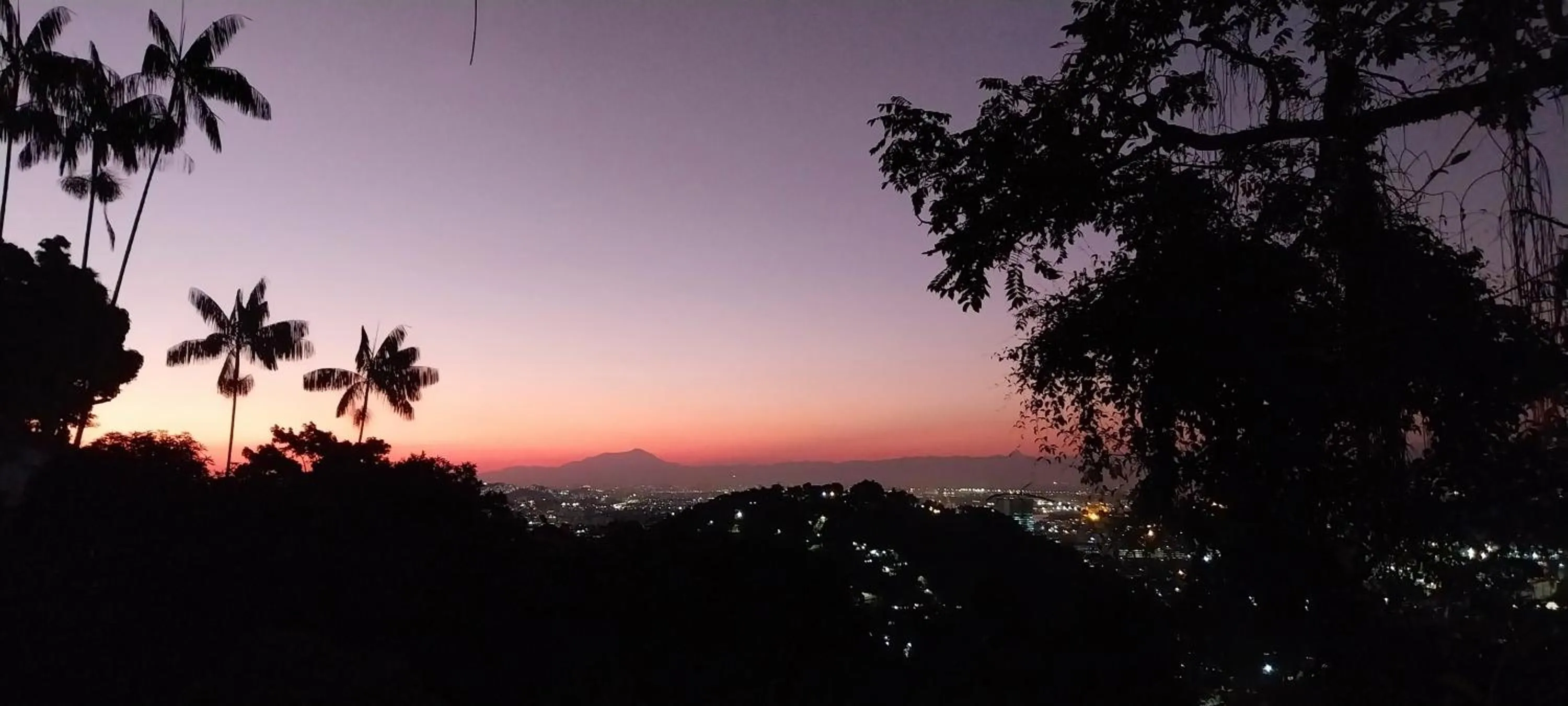 Sunset in Santa Teresa Junto à Natureza