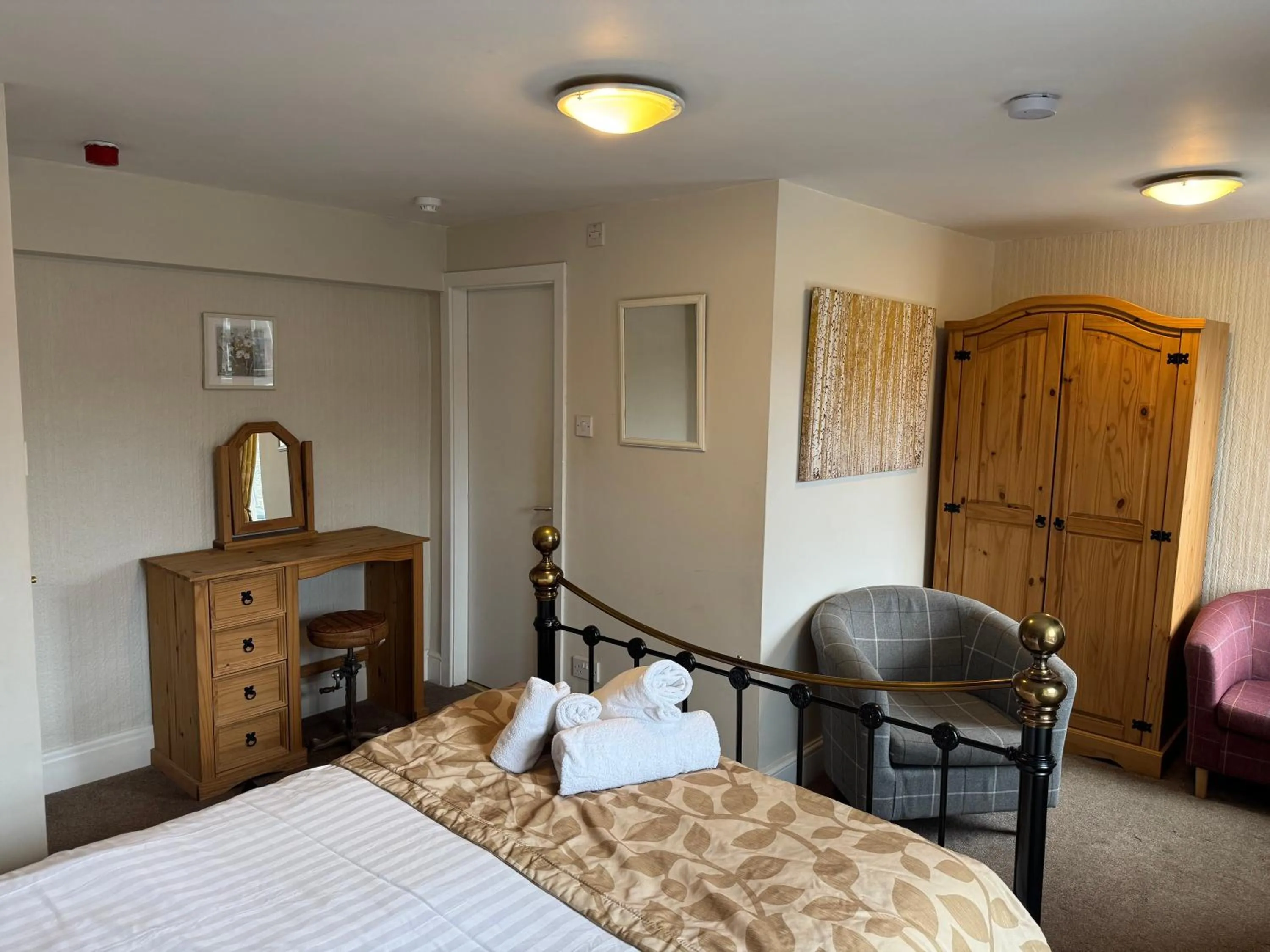 Bedroom in The Black Swan Hotel