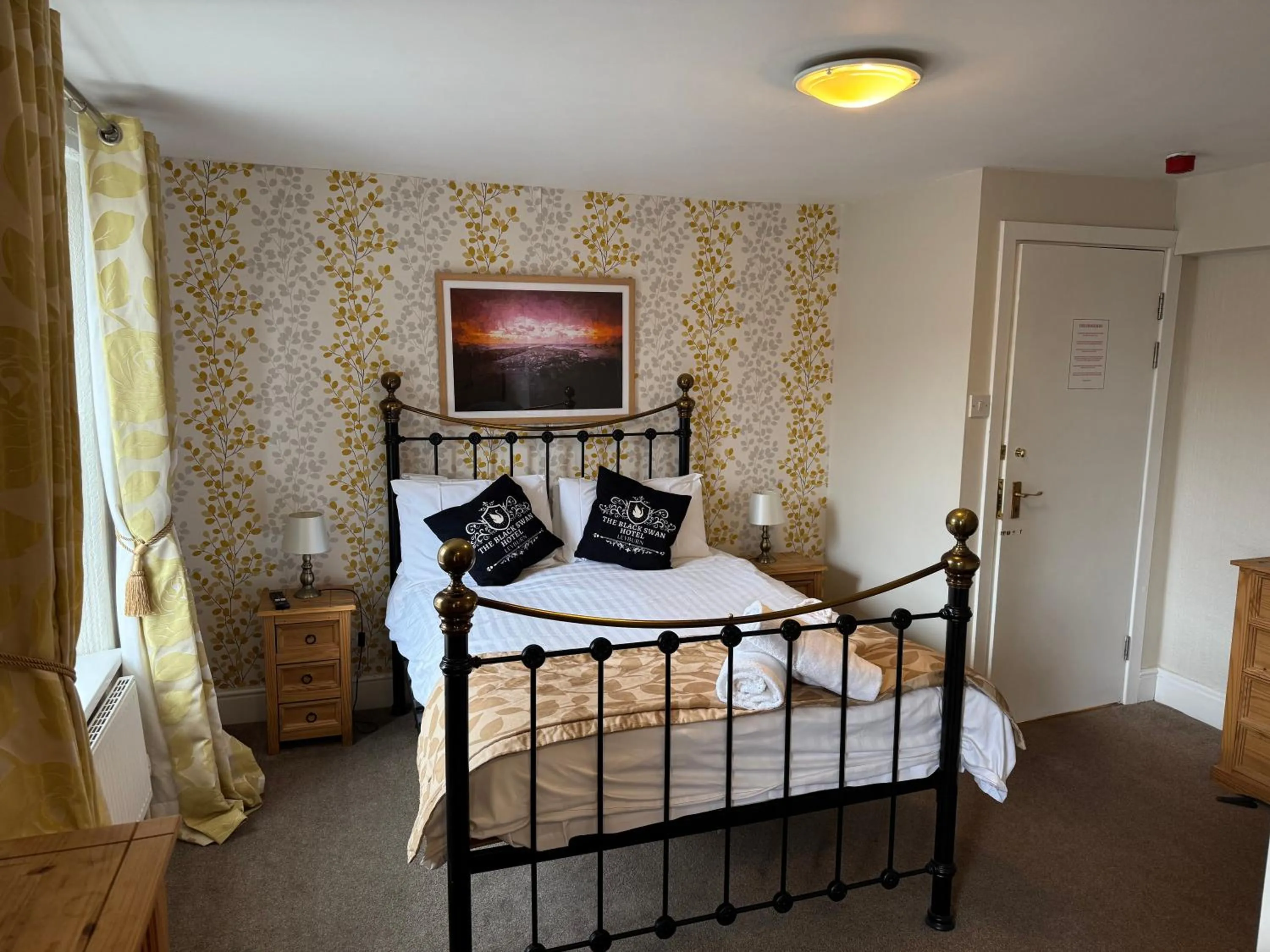 Bedroom in The Black Swan Hotel