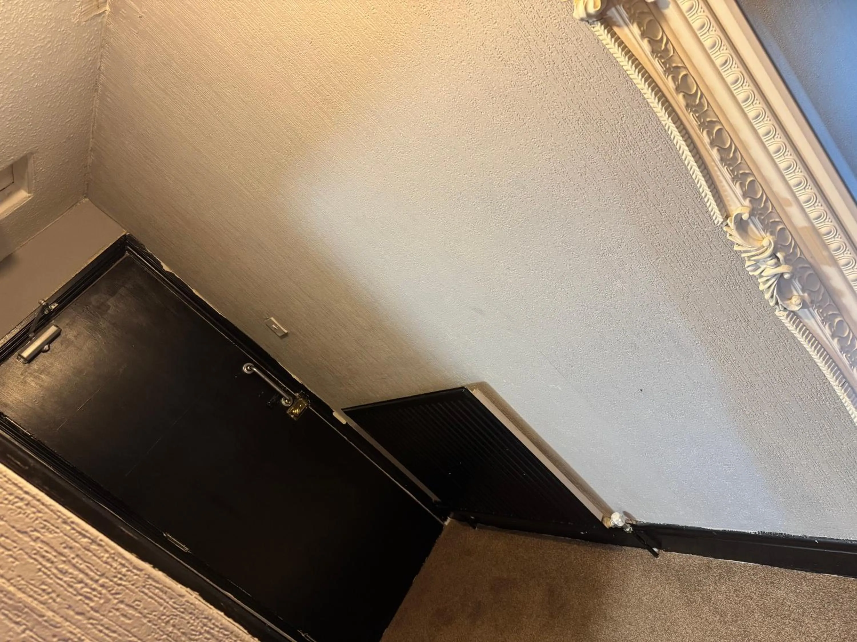 Bedroom in The Black Swan Hotel