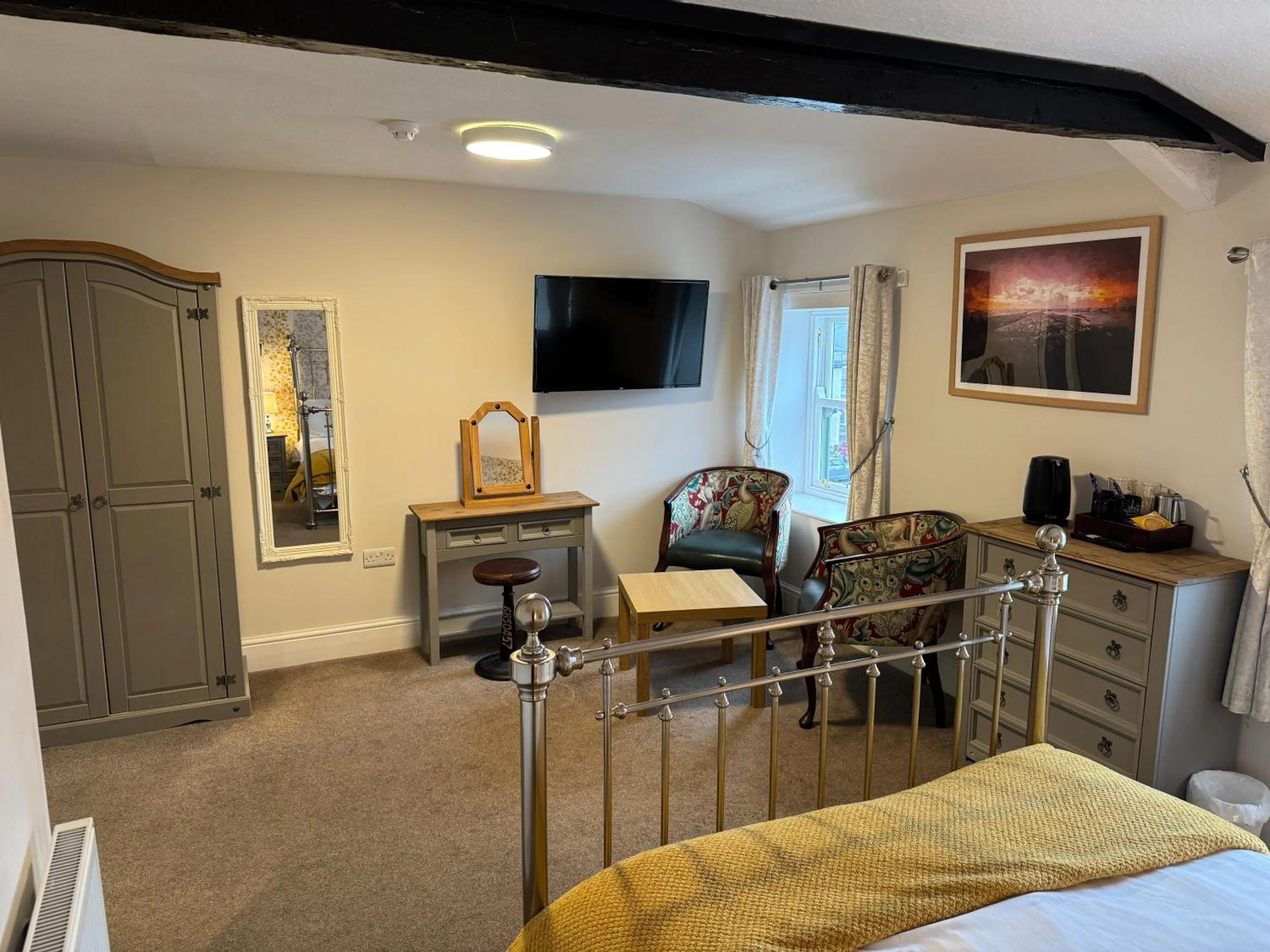 Bedroom in The Black Swan Hotel