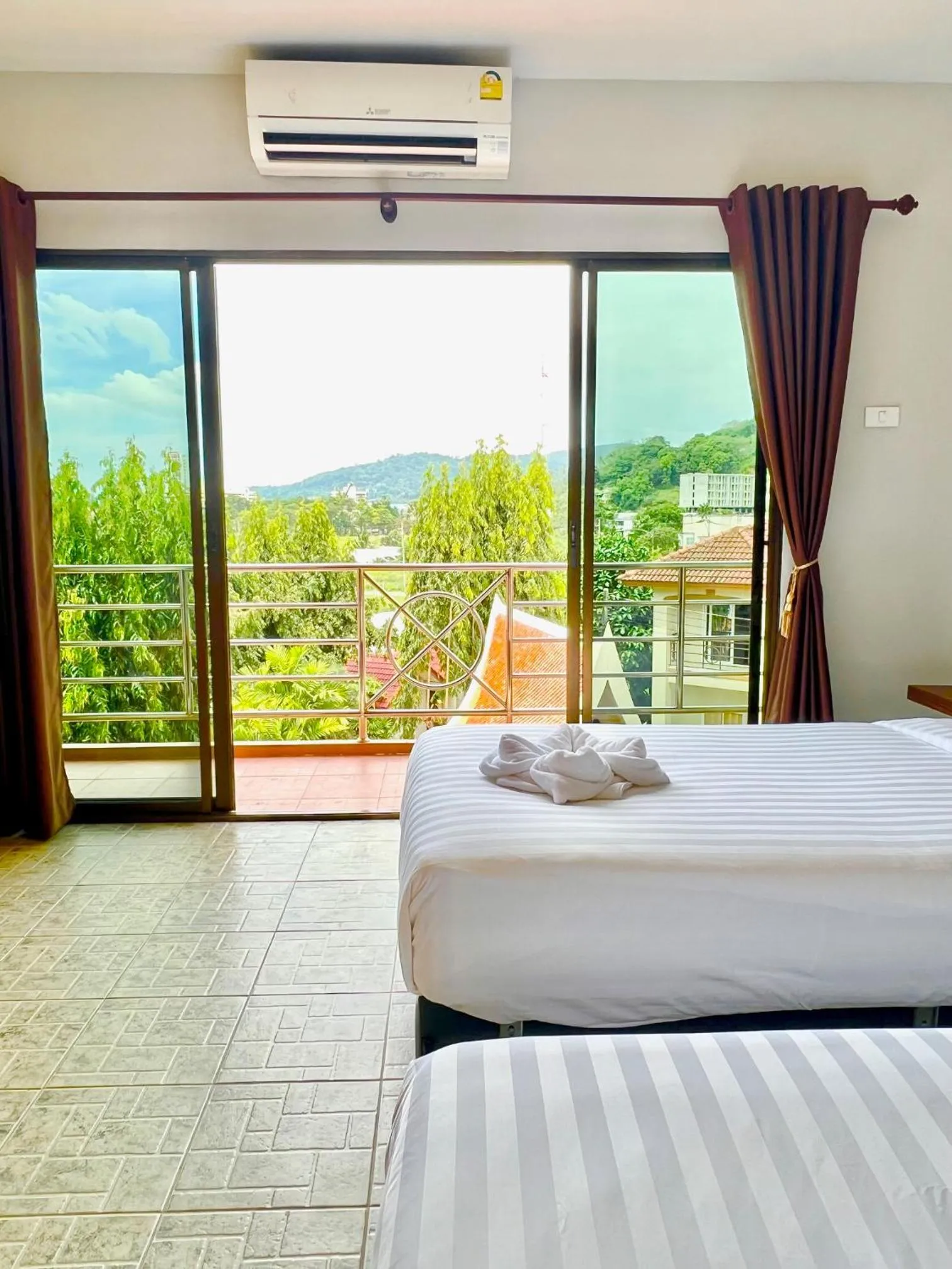 Bed in My Friend's House Karon