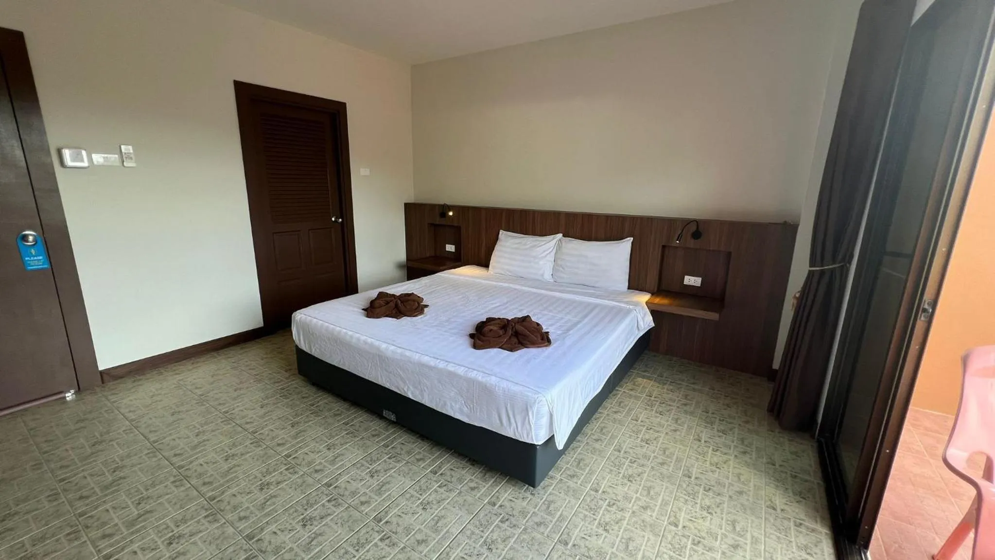 Bed in My Friend's House Karon