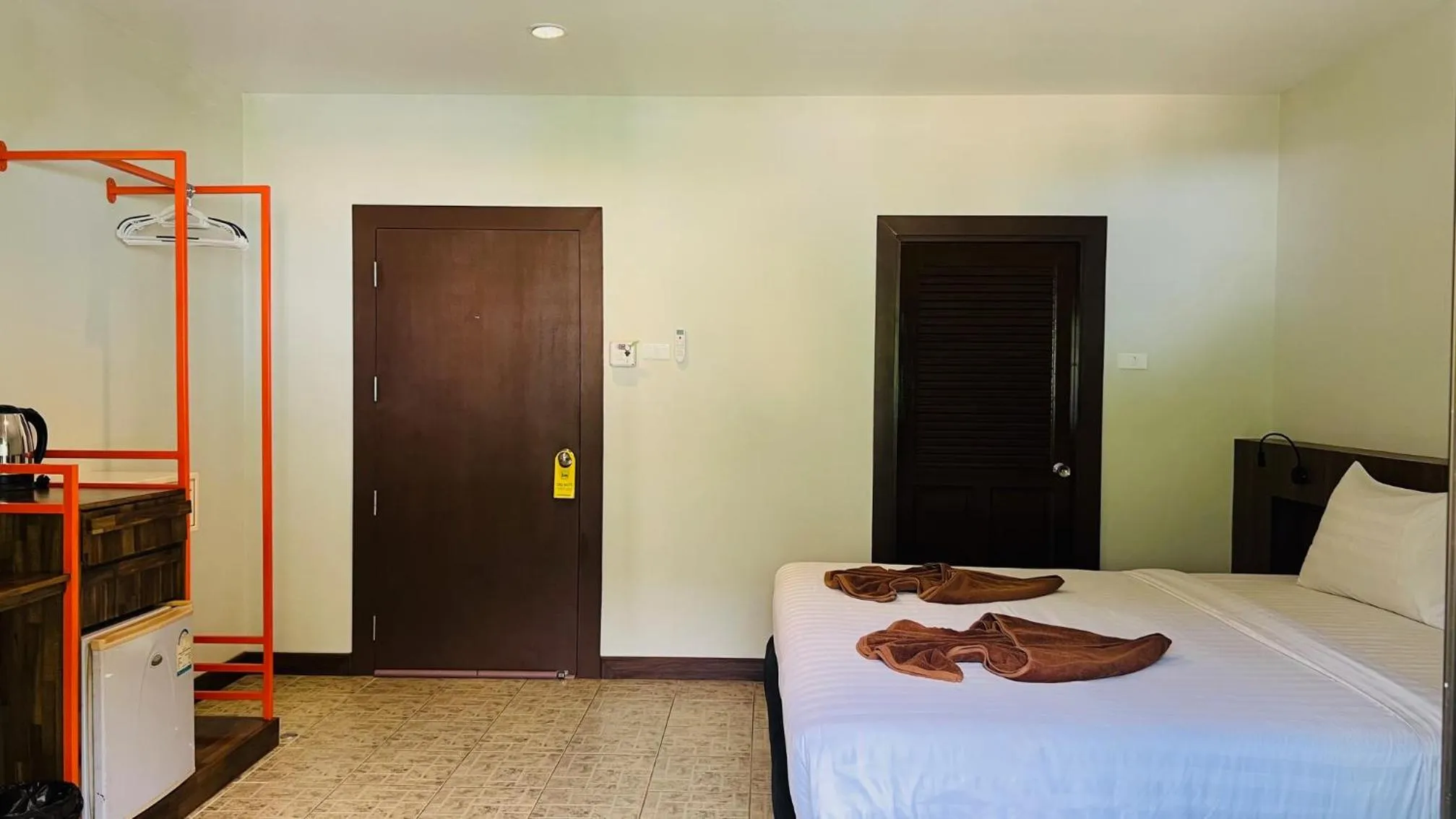 Bed in My Friend's House Karon