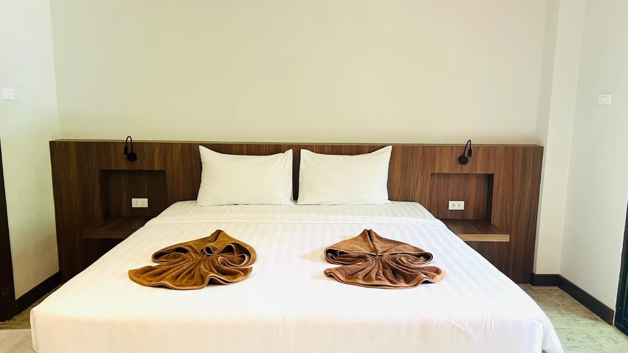 Bed in My Friend's House Karon