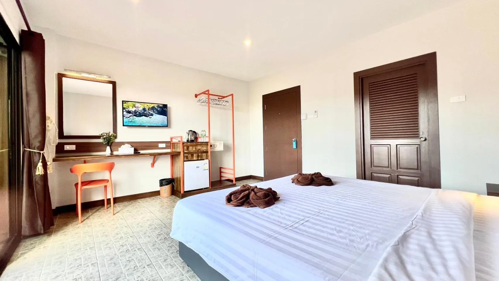 Double Room with Balcony in My Friend's House Karon